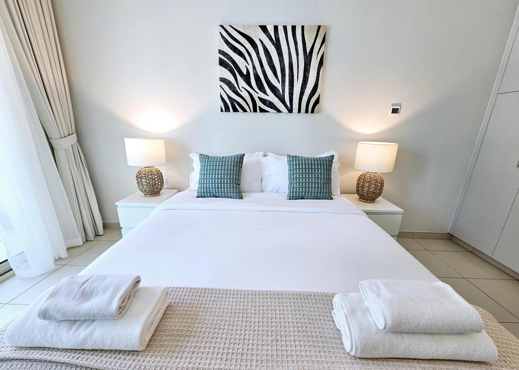 Apartment Sunrise Homes - Poolside 1 Bedroom Near Jbr Beach *
