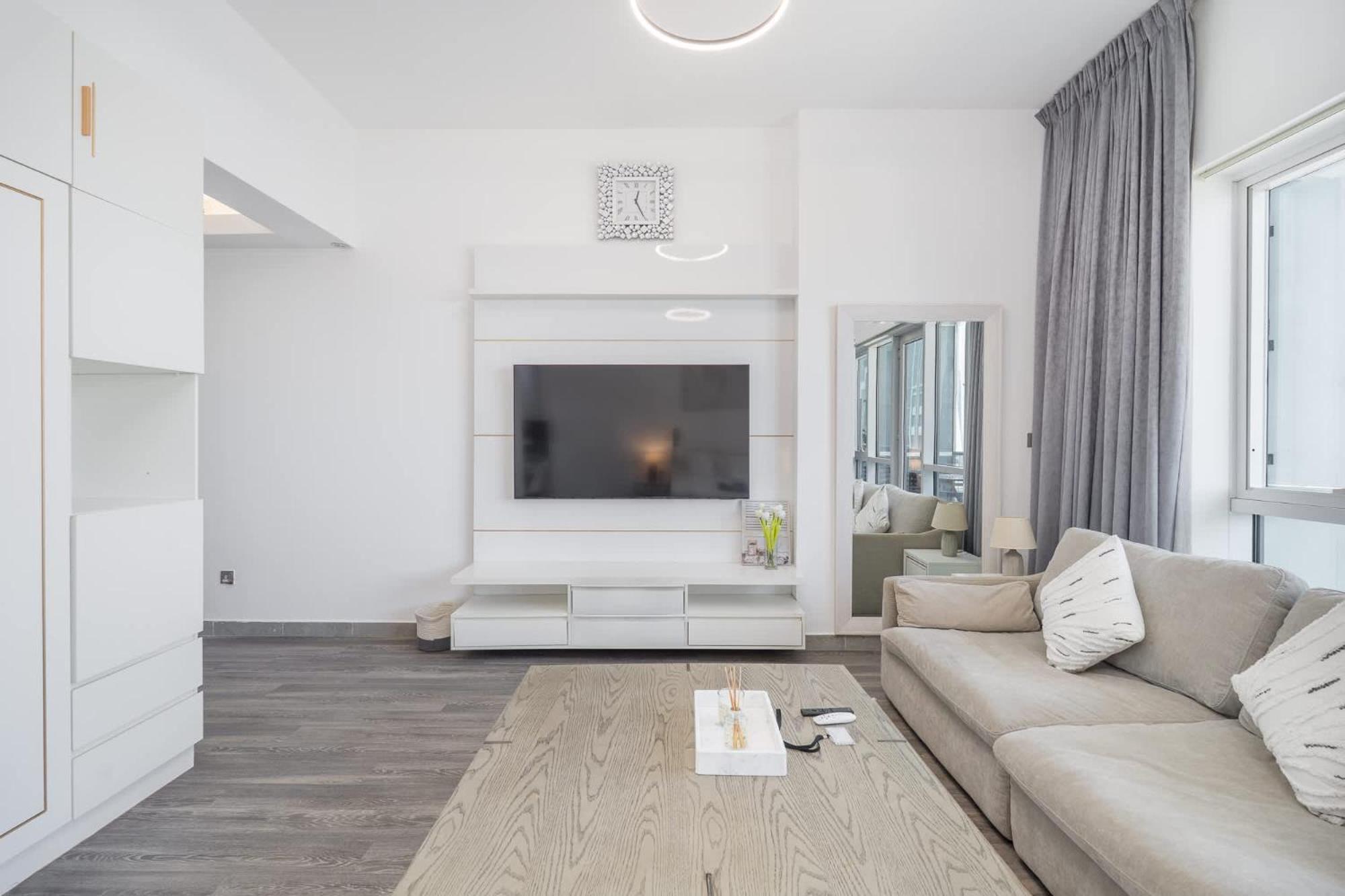 In Madison Residency The Center Apartment