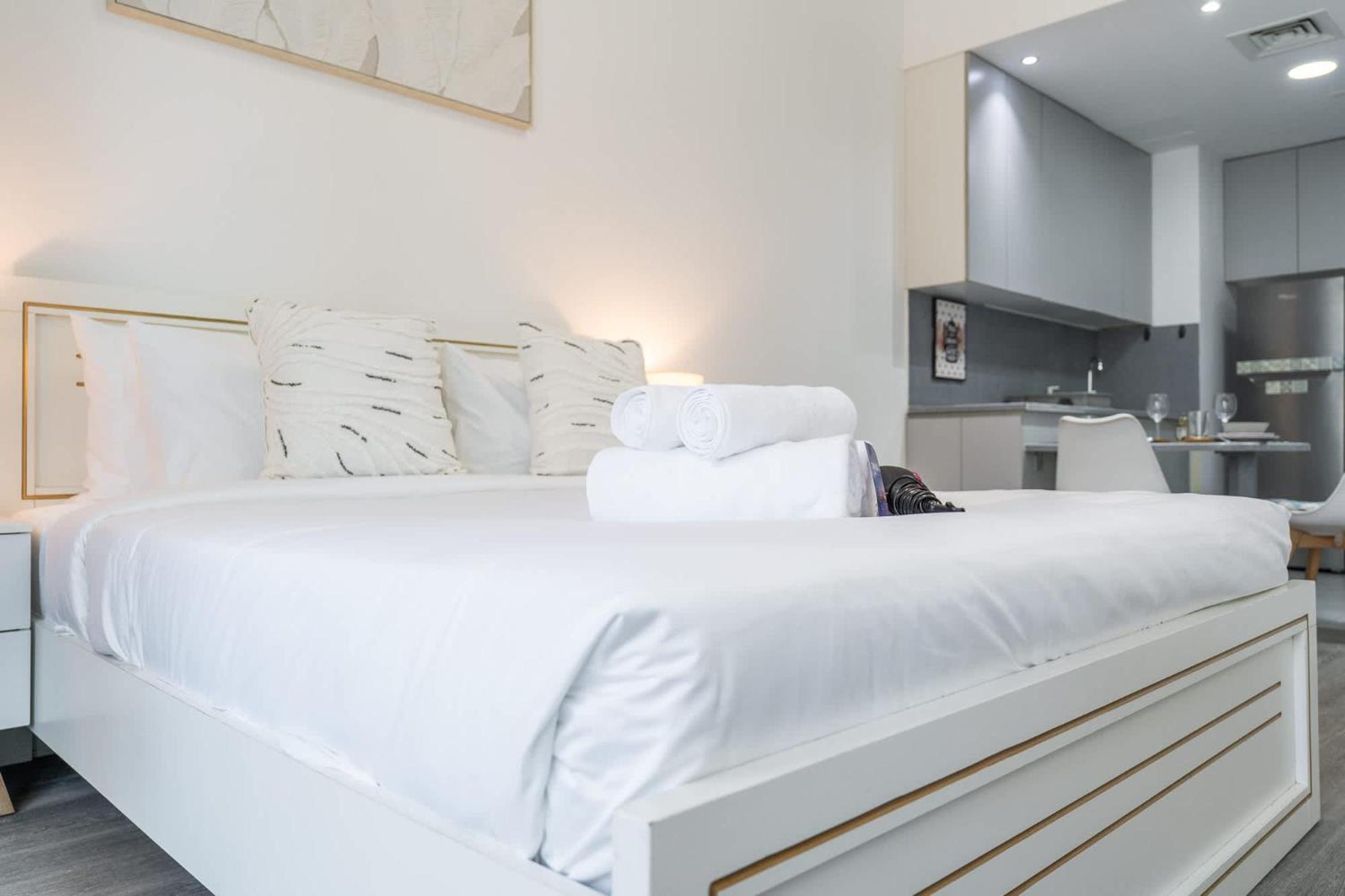 In Madison Residency The Center Apartment