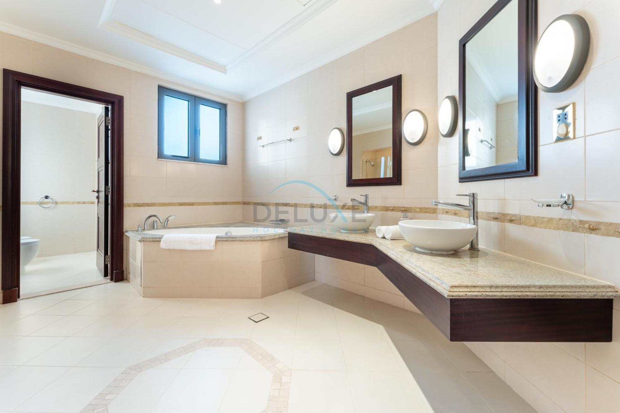 Beachfront 6br And Assistant's With Private Pool, Palm Villa, Palm Jumeirah By Deluxe Homes Villa *