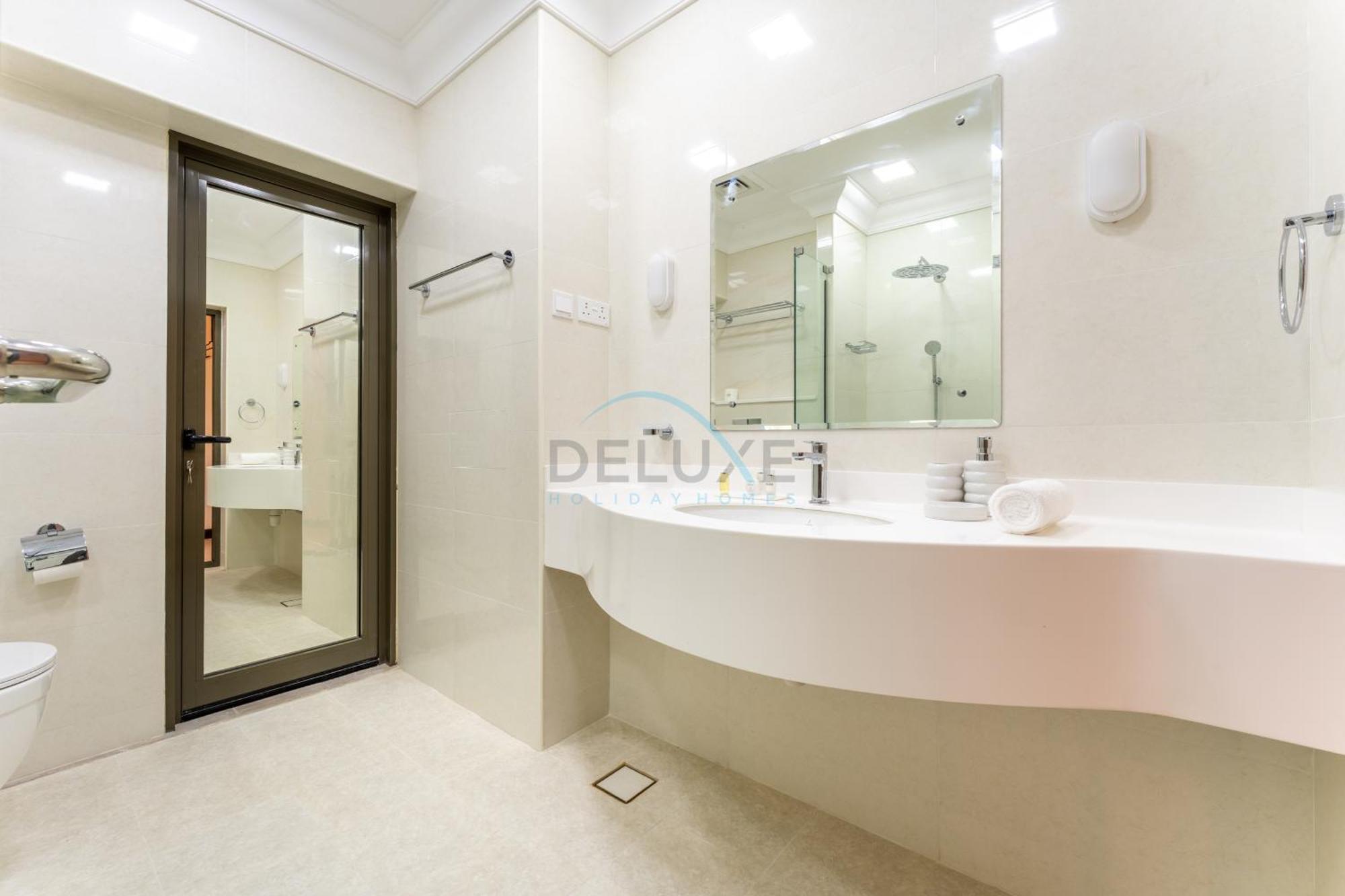Villa Beachfront 6br And Assistant's With Private Pool, Palm Villa, Palm Jumeirah By Deluxe Homes *
