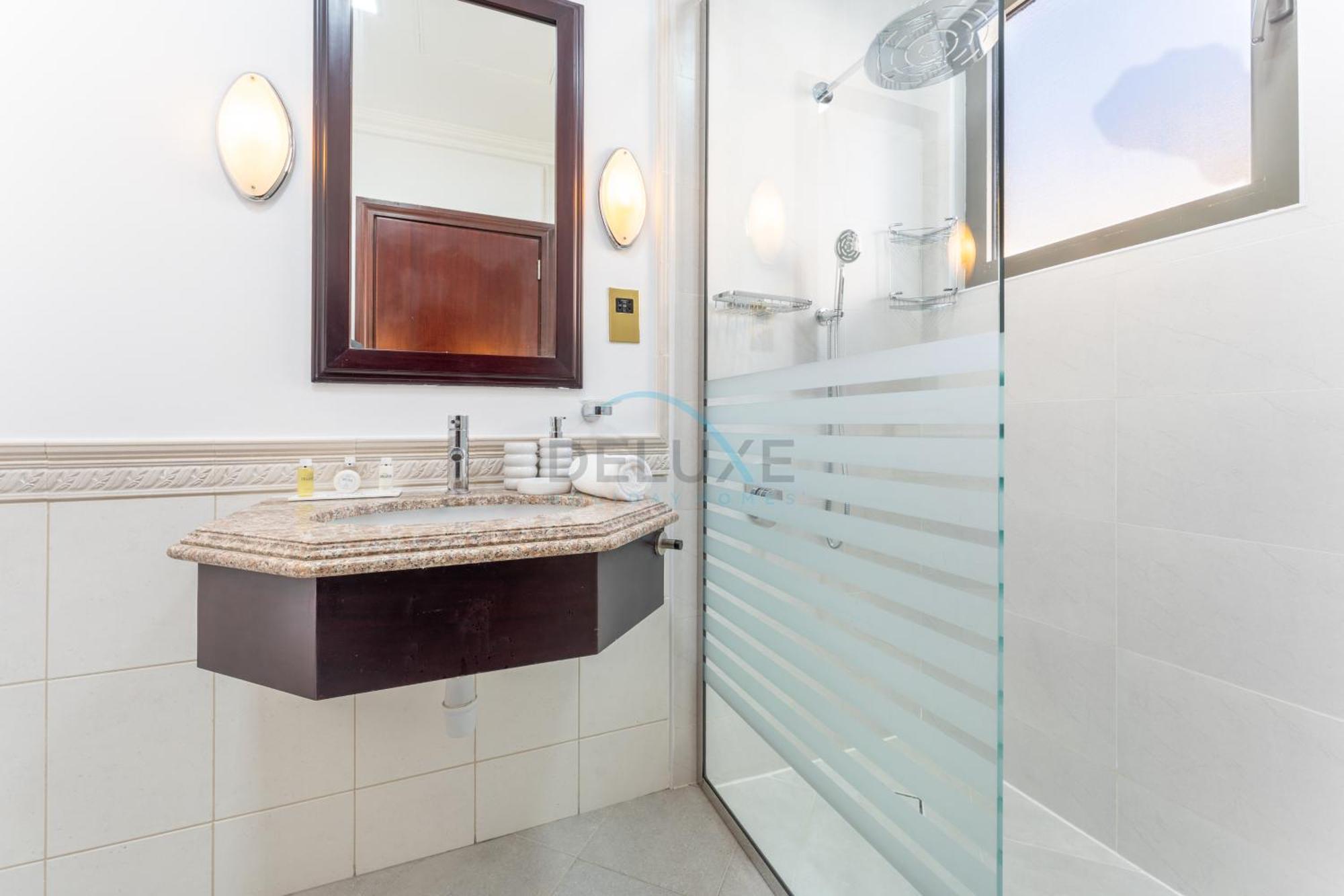 Beachfront 6br And Assistant's With Private Pool, Palm Villa, Palm Jumeirah By Deluxe Homes *