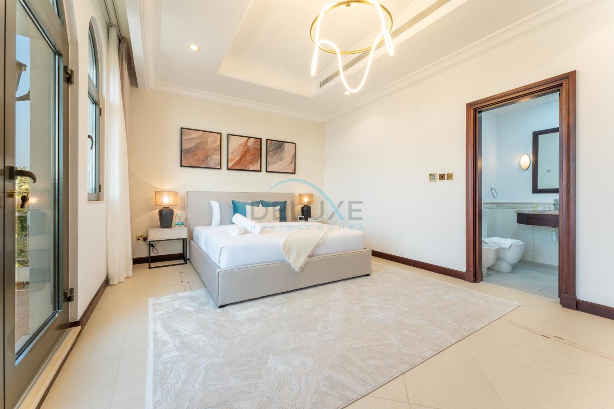 Beachfront 6br And Assistant's With Private Pool, Palm Villa, Palm Jumeirah By Deluxe Homes Villa