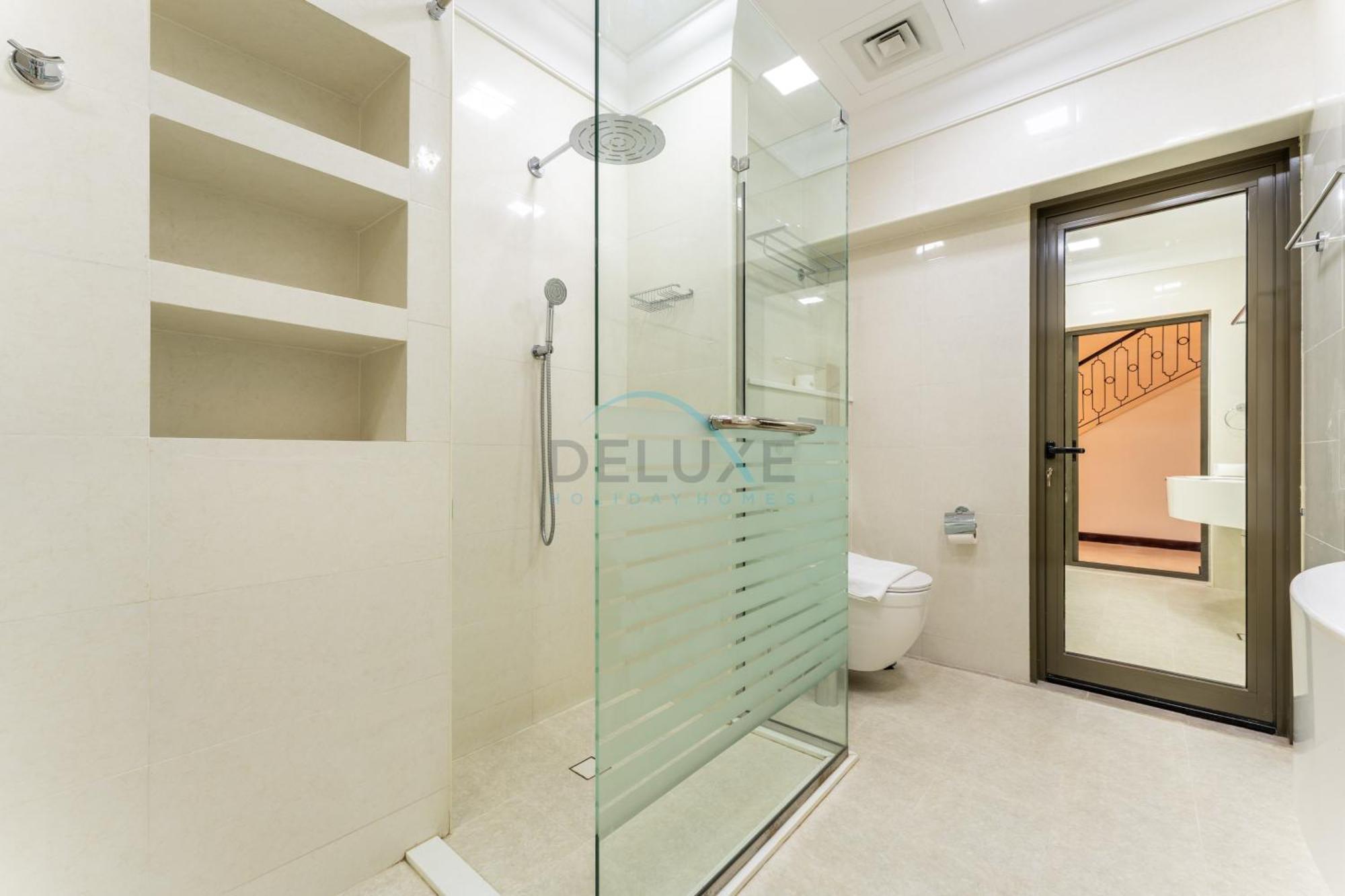 Beachfront 6br And Assistant's With Private Pool, Palm Villa, Palm Jumeirah By Deluxe Homes *