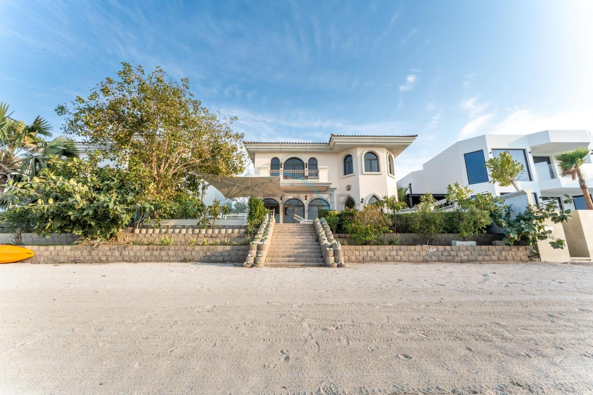 Beachfront 6br And Assistant's With Private Pool, Palm Villa, Palm Jumeirah By Deluxe Homes