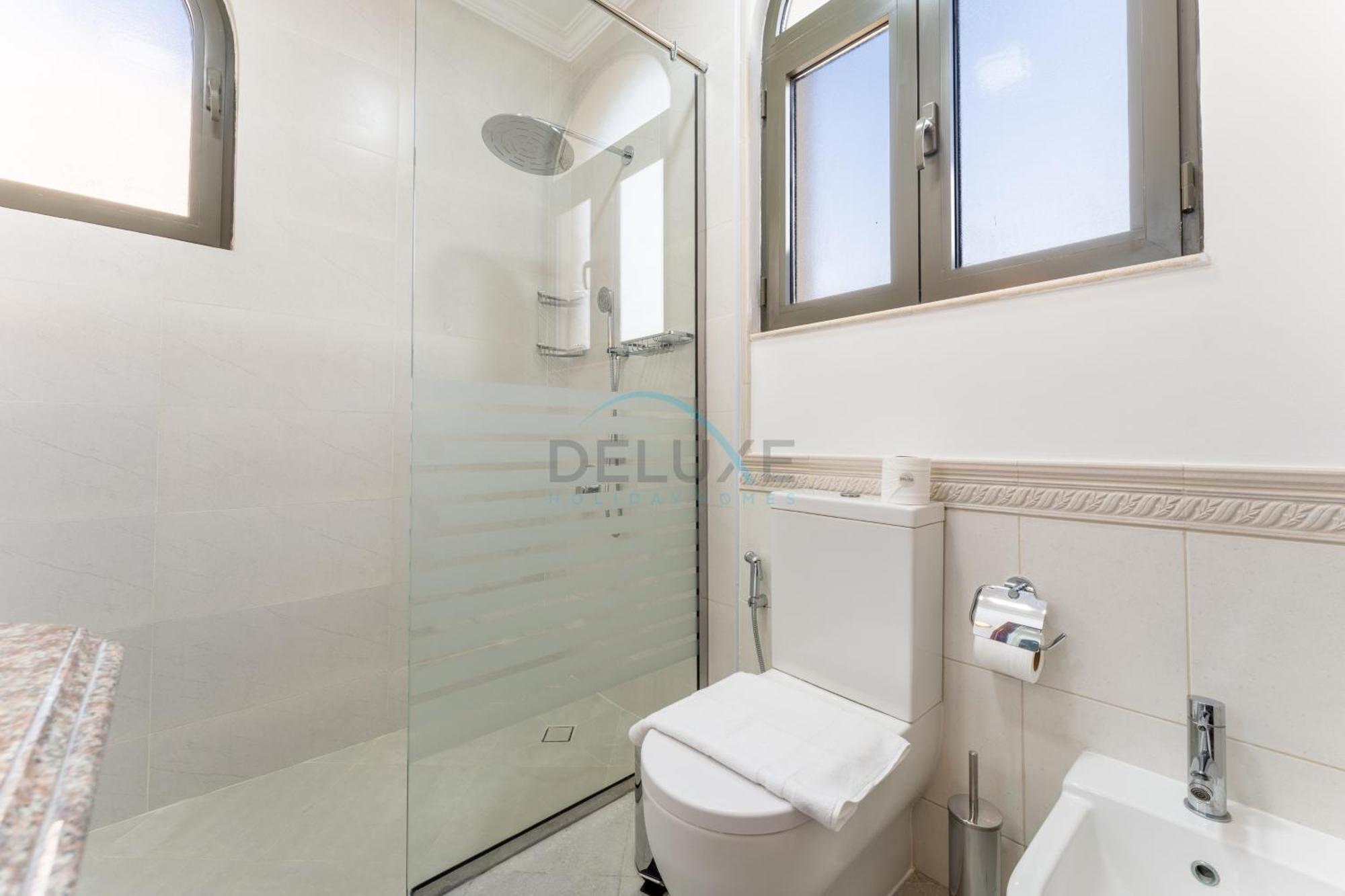 Villa Beachfront 6br And Assistant's With Private Pool, Palm Villa, Palm Jumeirah By Deluxe Homes Dubai