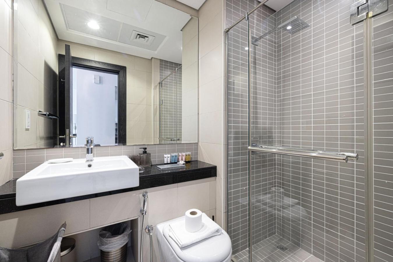 Waterfront Studio, Perfectly Located In Marina Dubai