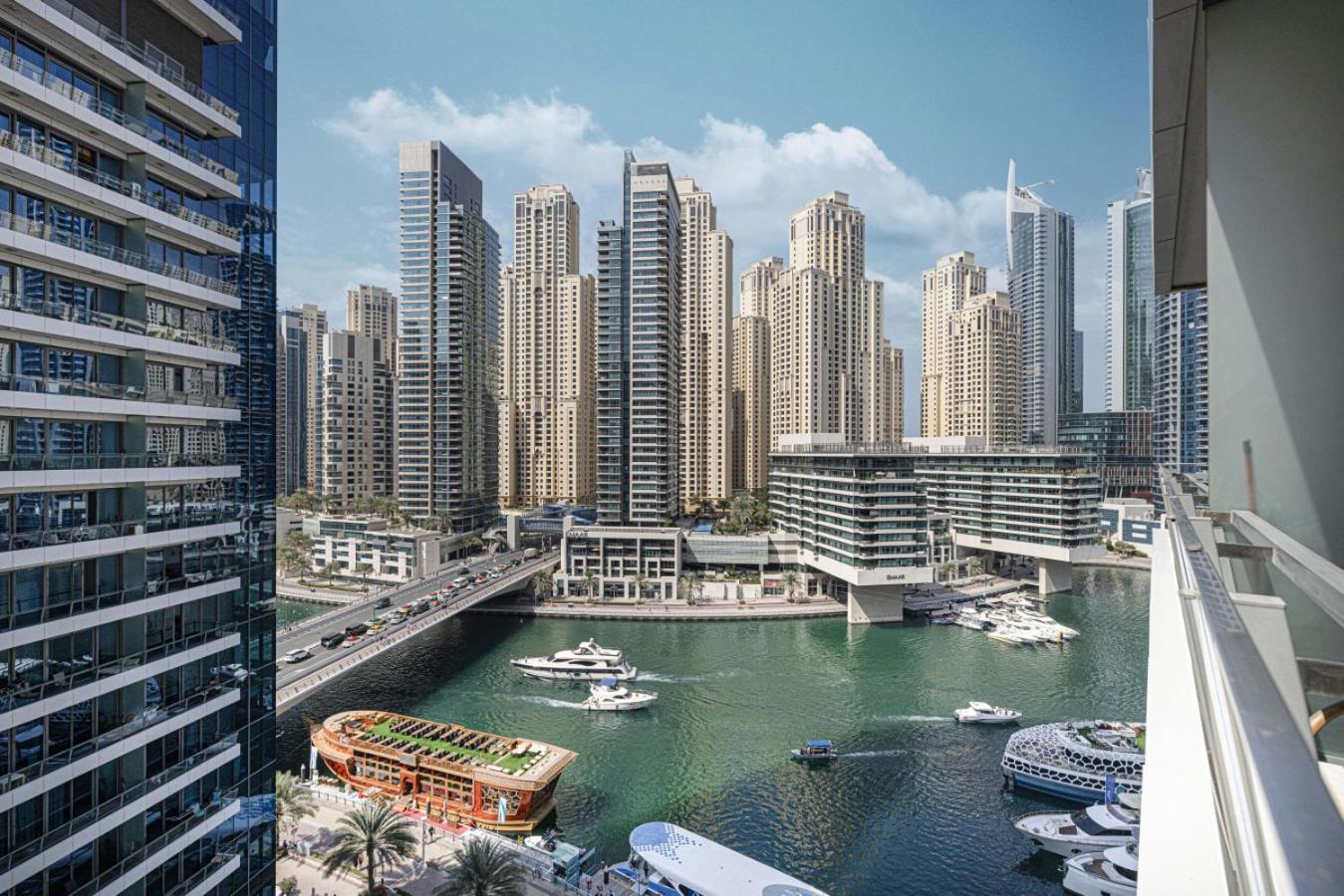 Apartment Waterfront Studio, Perfectly Located In Marina *