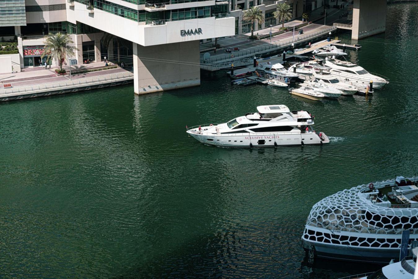 Waterfront Studio, Perfectly Located In Marina *