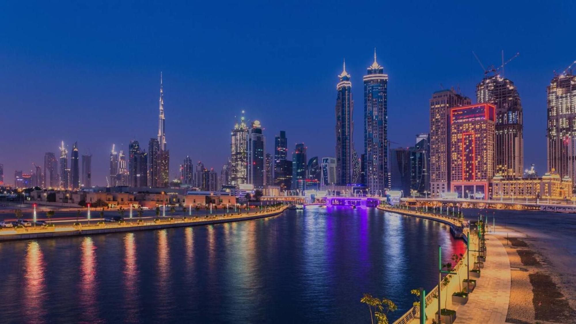 Fam Living Modern Stay In Canal Bay Scenic Views Near Dubai Hotspots *