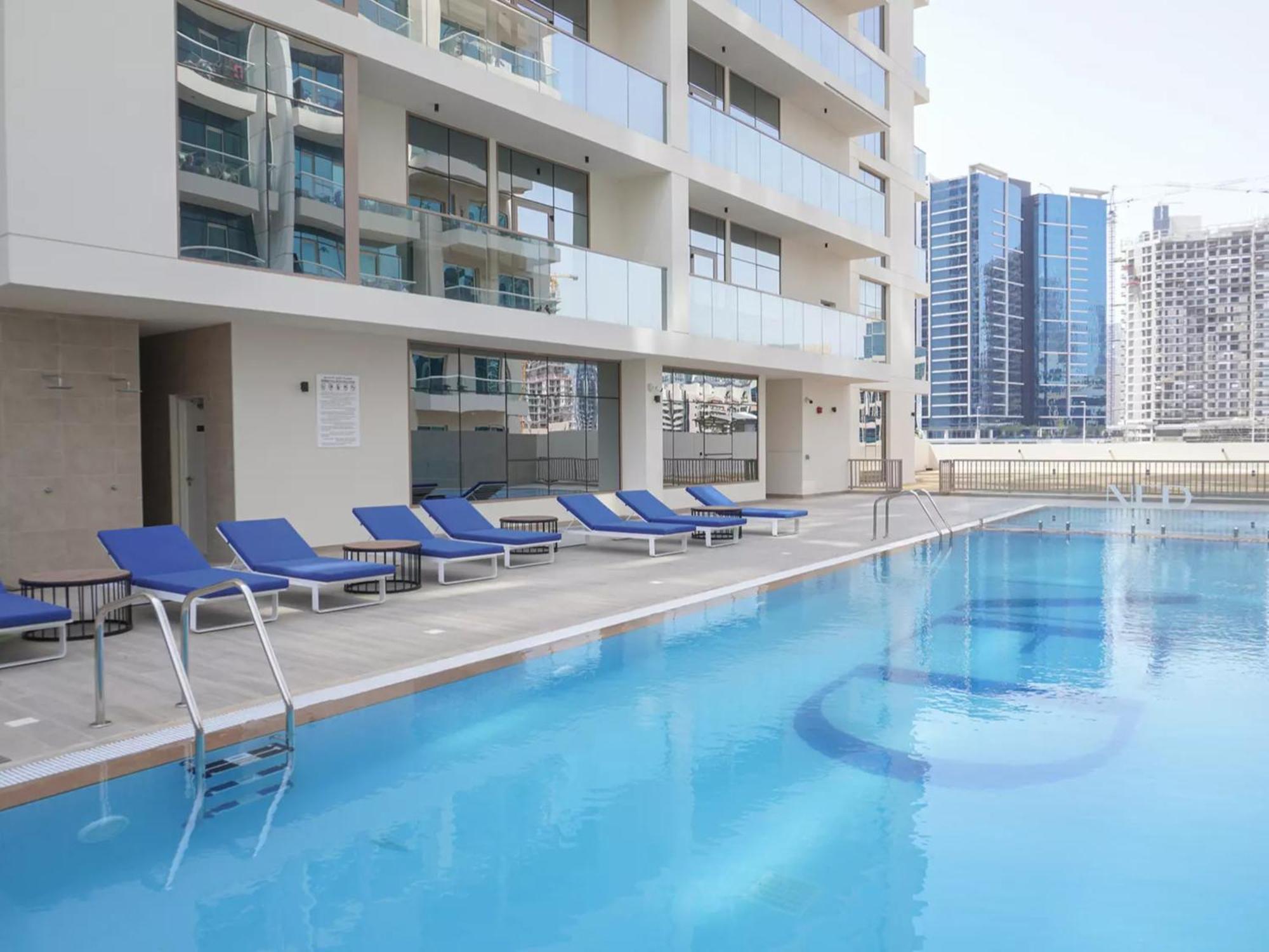 Fam Living Modern Stay In Canal Bay Scenic Views Near Dubai Hotspots Apartment