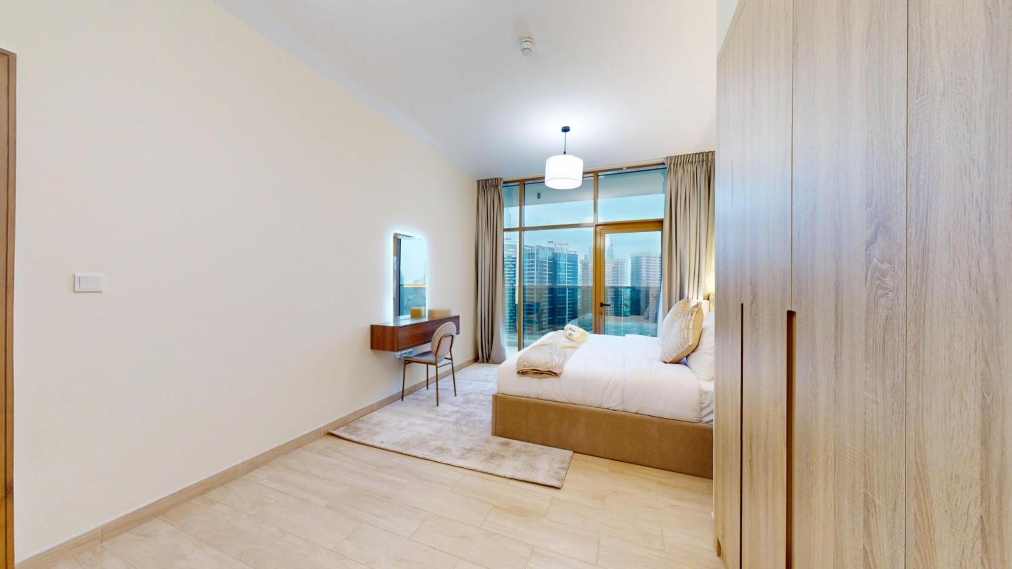 Fam Living Modern Stay In Canal Bay Scenic Views Near Dubai Hotspots Dubai