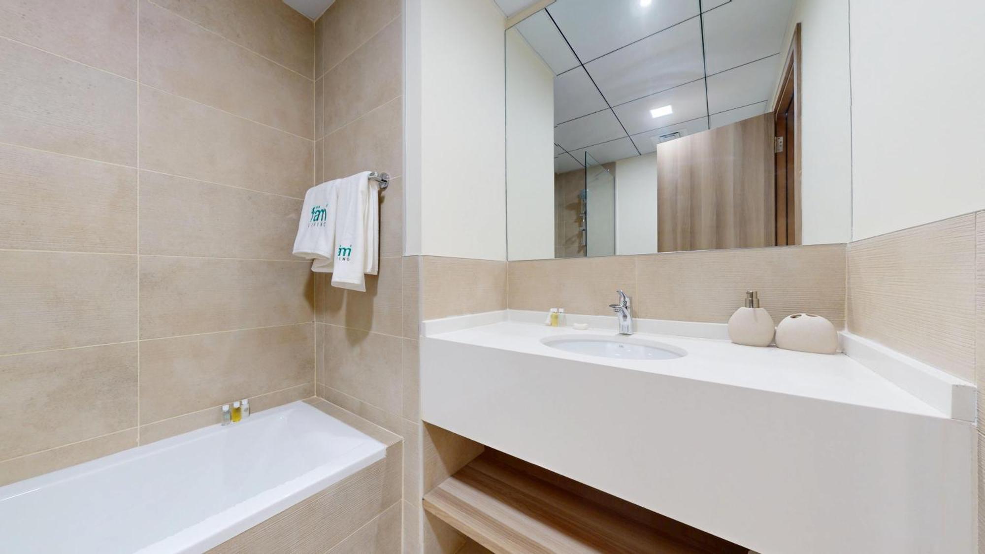 Apartment Fam Living Modern Stay In Canal Bay Scenic Views Near Dubai Hotspots Dubai