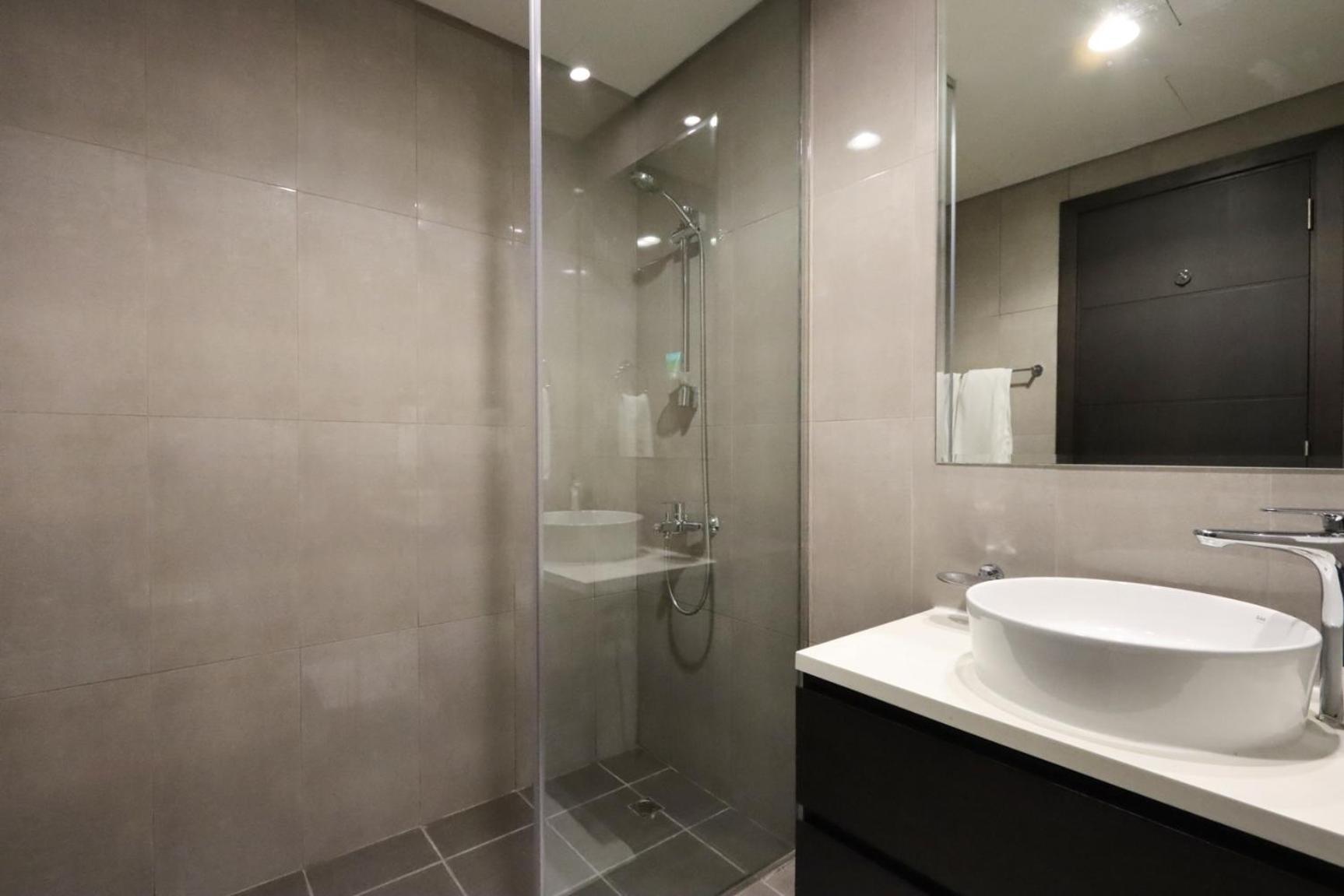 Livbnb - Modern 1 Bed In Merano Tower Apartment Dubai