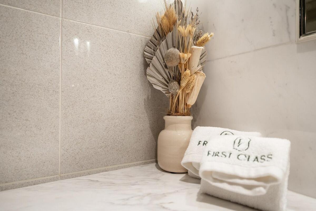 First Class 1br Modern Luxury On High Floor Dubai