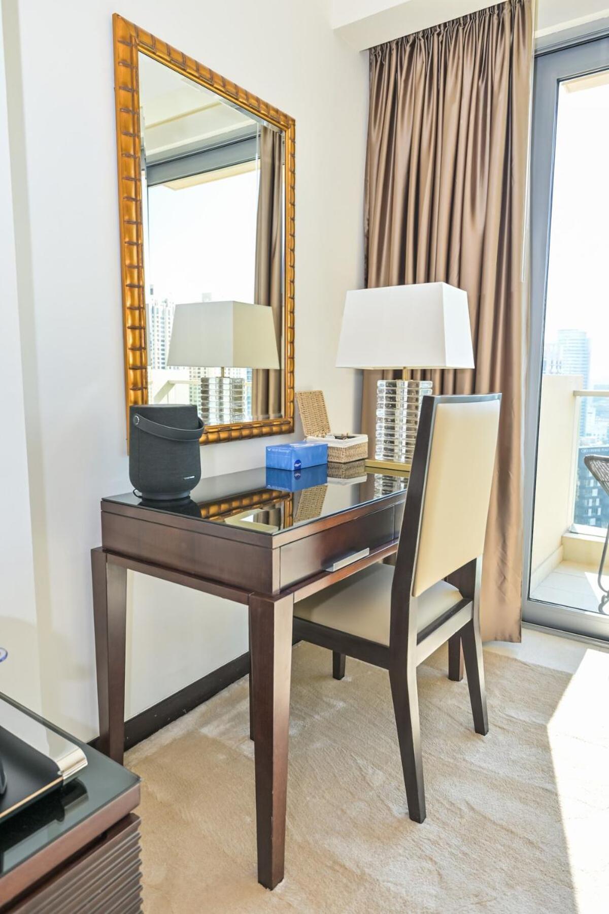 On The 30th Floor With Stunning Marina View Apartment Dubai
