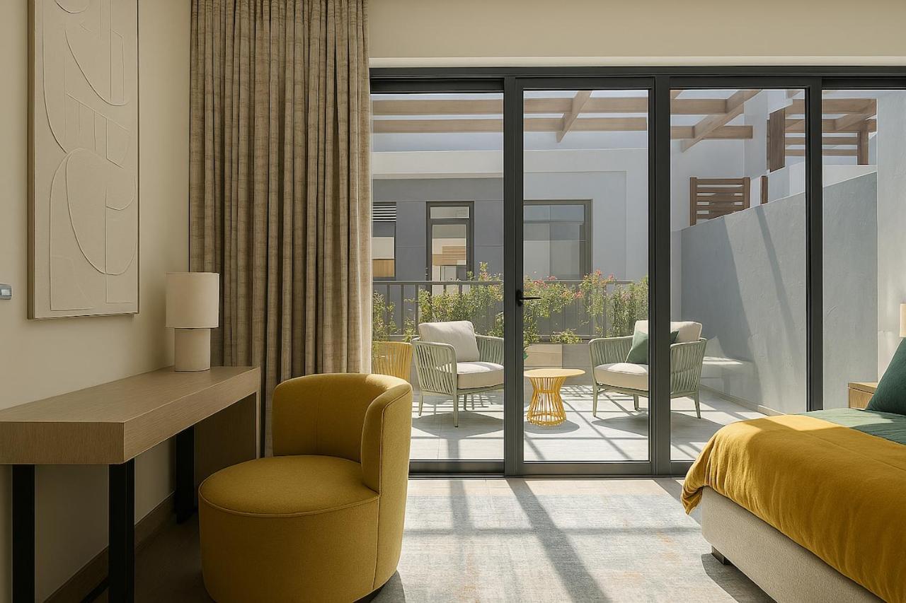 Massive Luxxo Family & Friends House With Terraces, Private Parking, Pool & Quick Access To Mall Villa *
