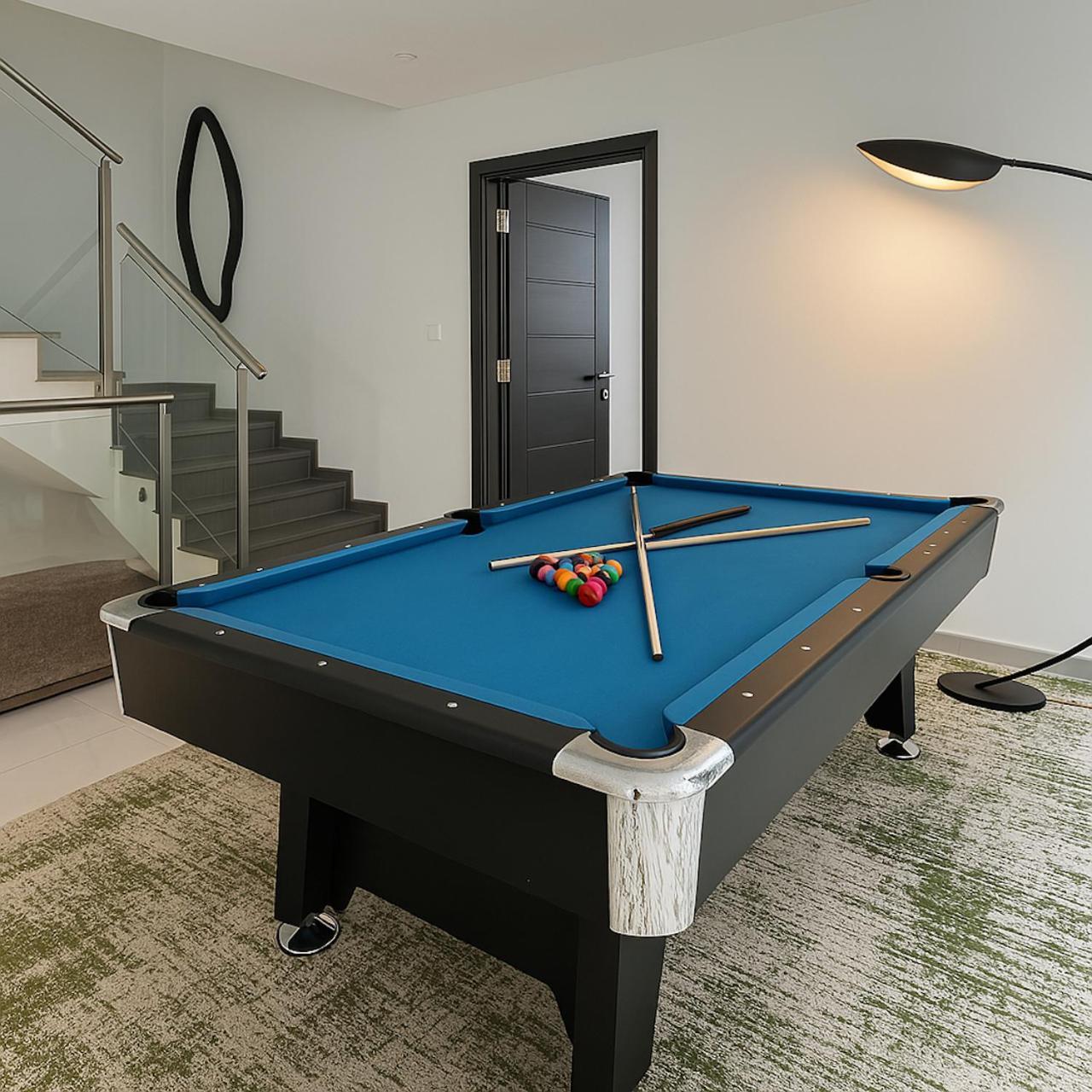 Massive Luxxo Family & Friends House With Terraces, Private Parking, Pool & Quick Access To Mall Villa *