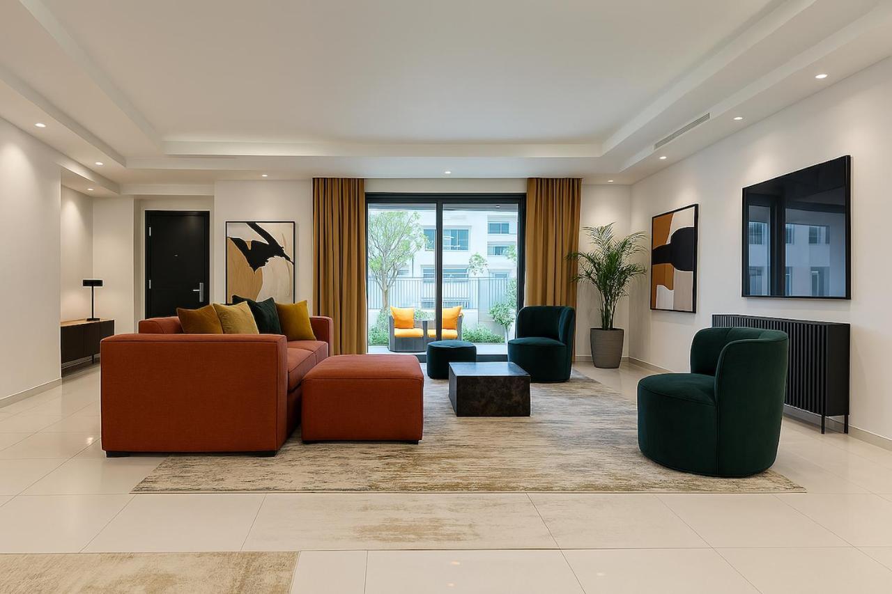 Villa Massive Luxxo Family & Friends House With Terraces, Private Parking, Pool & Quick Access To Mall Dubai