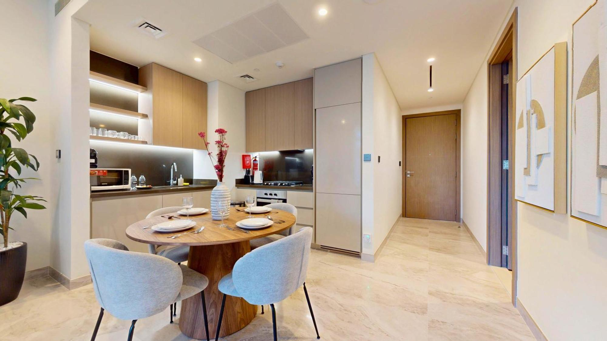Apartment Designer Interiors - Canal View 1br In Business Bay Dubai