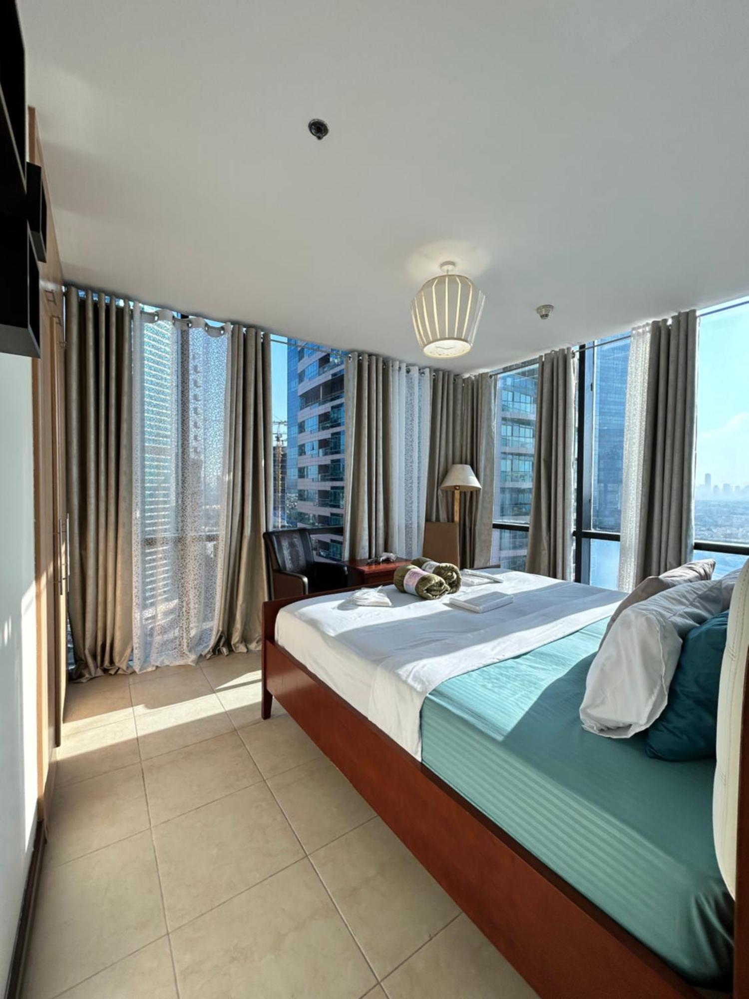Apartment Click - Jlt - 2 Bedroom & Balcony Lakes View Entire -az Dubai