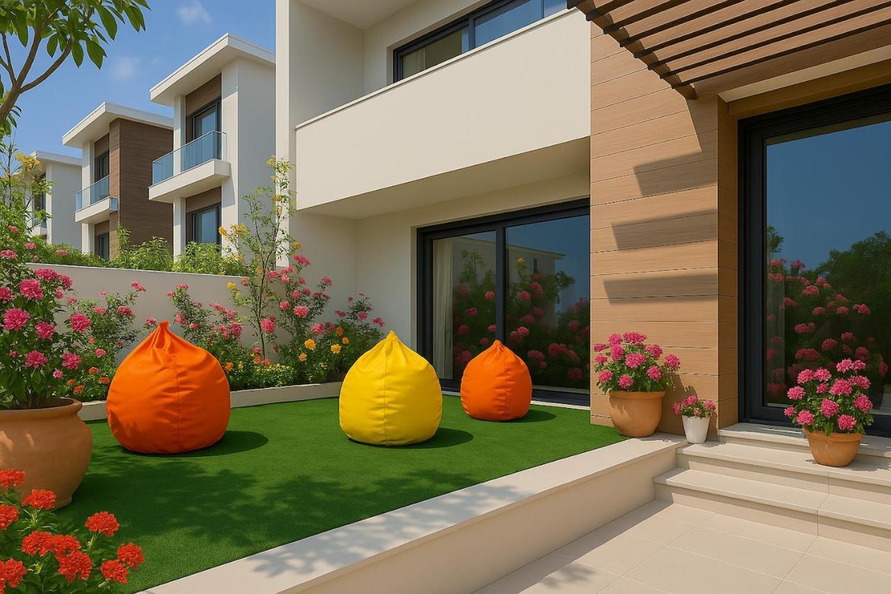 Massive Luxxo Family & Friends House With Terraces, Private Parking, Pool & Quick Access To Mall Villa *