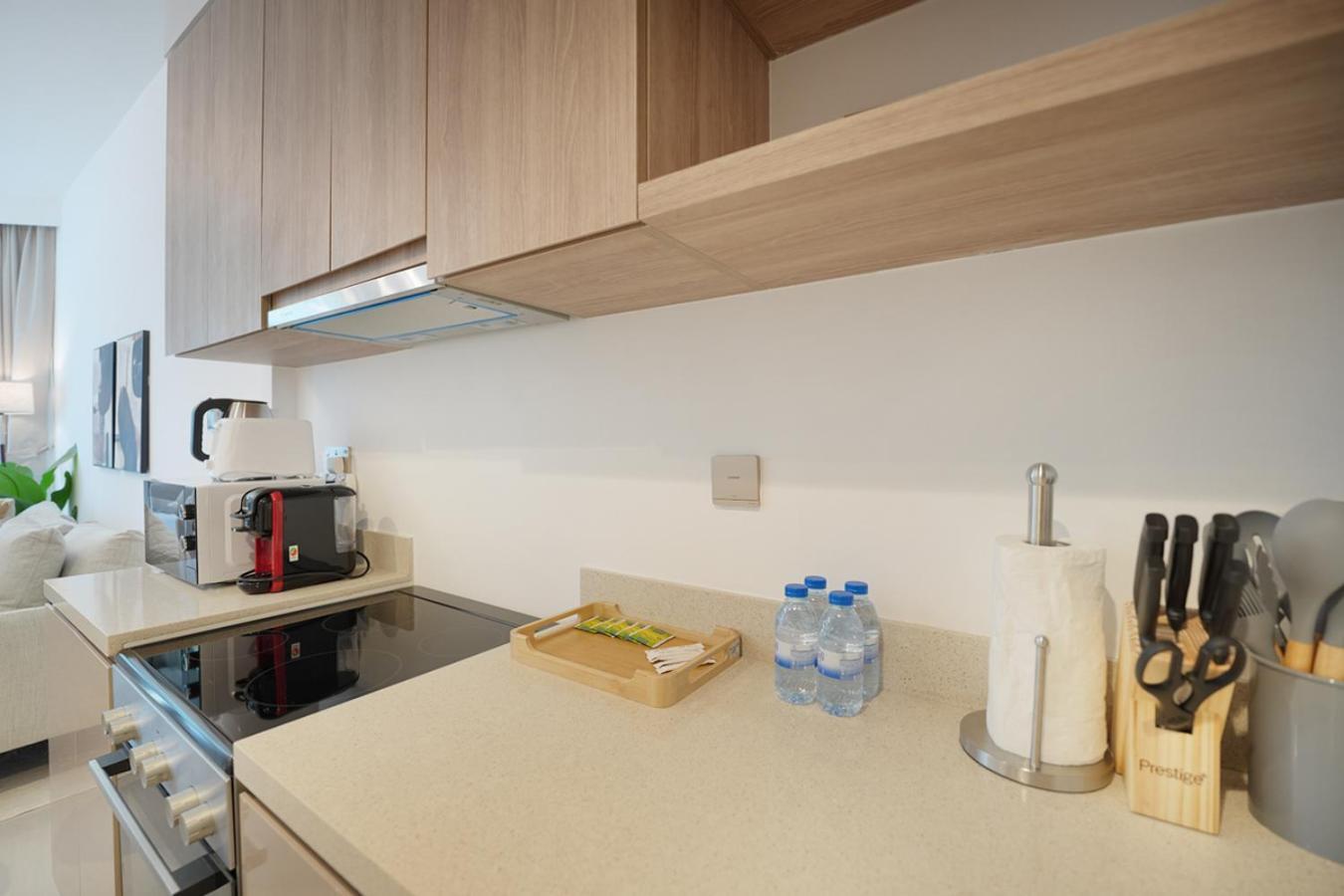 Easygo- Lavish 2br-terrace-view-infinity Pool Apartment *