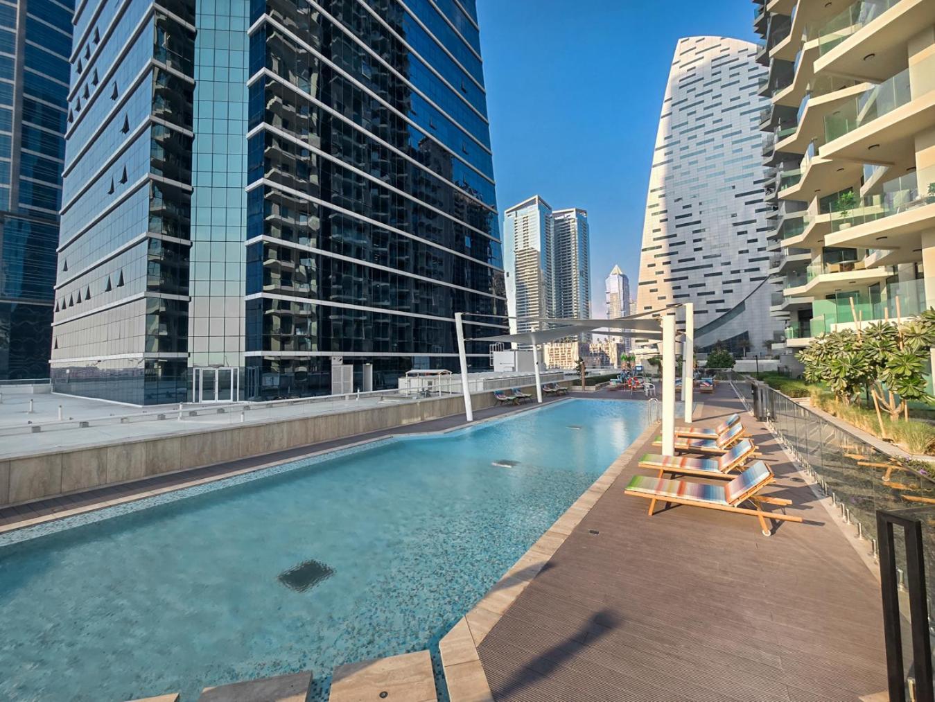 Easygo- Lavish 2br-terrace-view-infinity Pool * Dubai