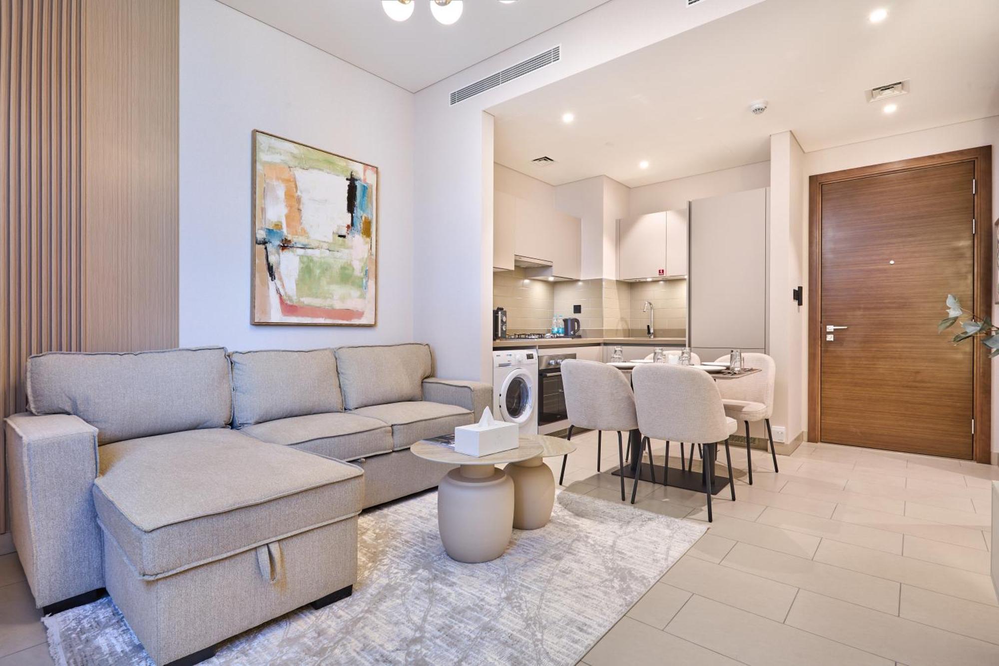By Latinem Luxury 1br Cvra 901 Near Downtown Apartment Dubai