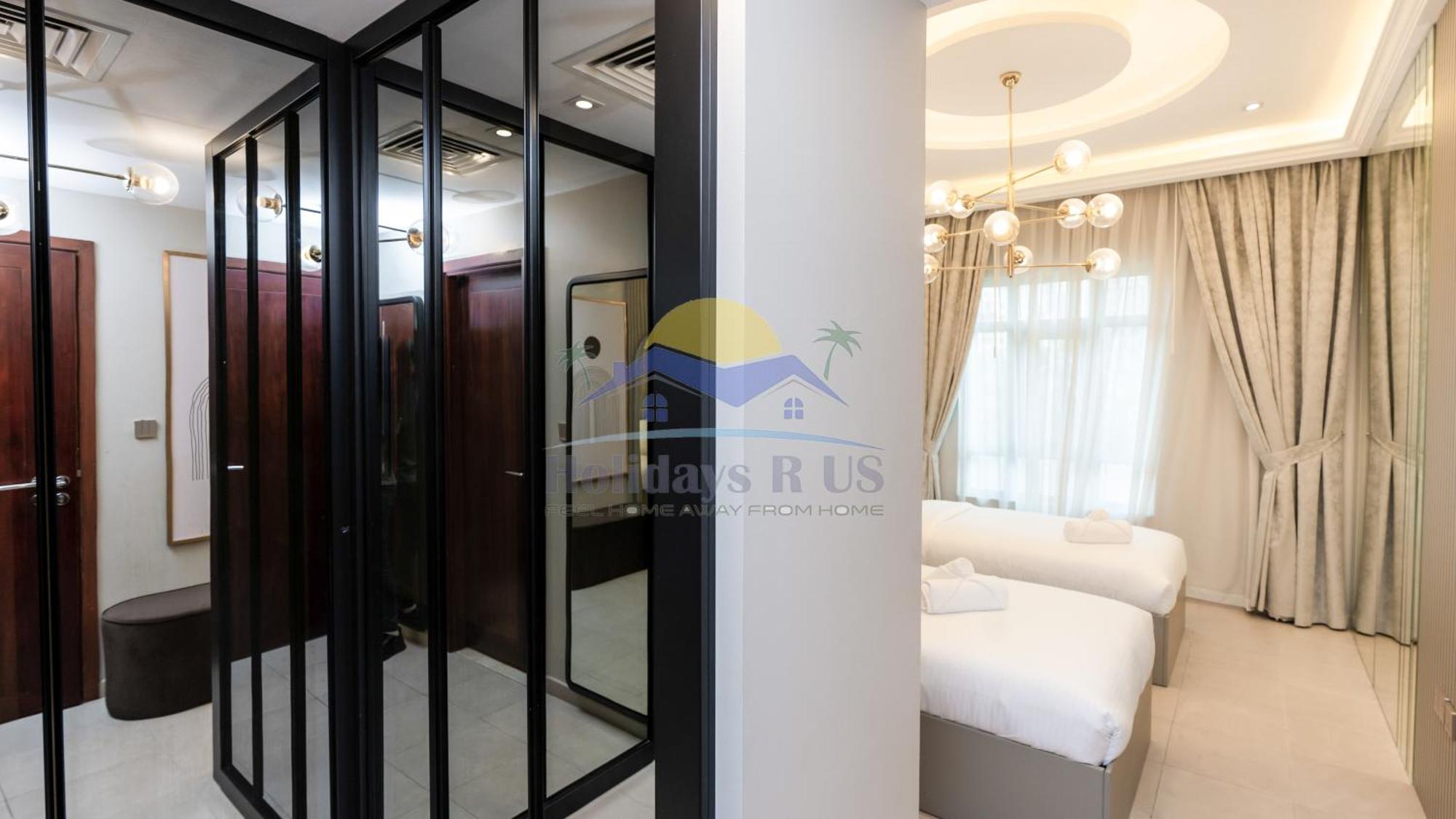 Holidays R Us 4 Bedroom Boulevard View * Dubai
