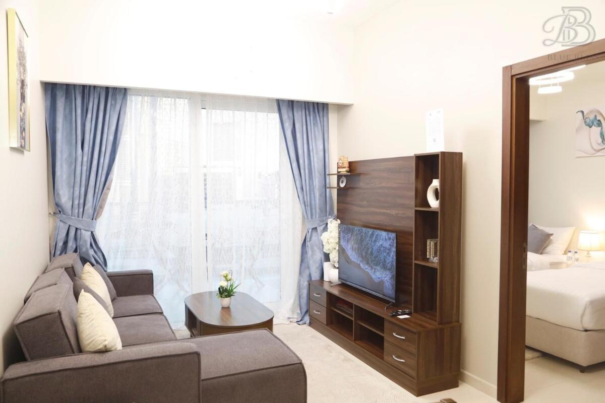 Apartment Stylish 2br In Business Bay Burj & Creek Views *