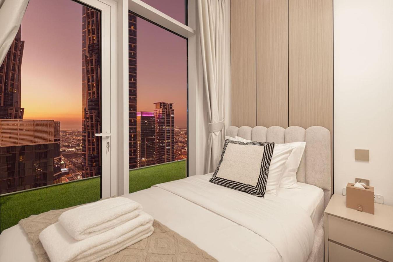 Incredible Views - Infinity Pool - New - 2br 6 Pax * Dubai