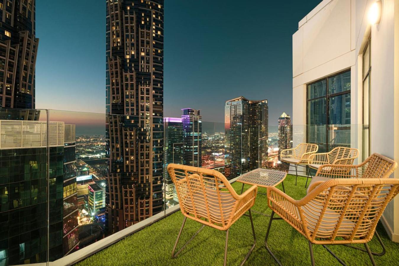 Incredible Views - Infinity Pool - New - 2br 6 Pax