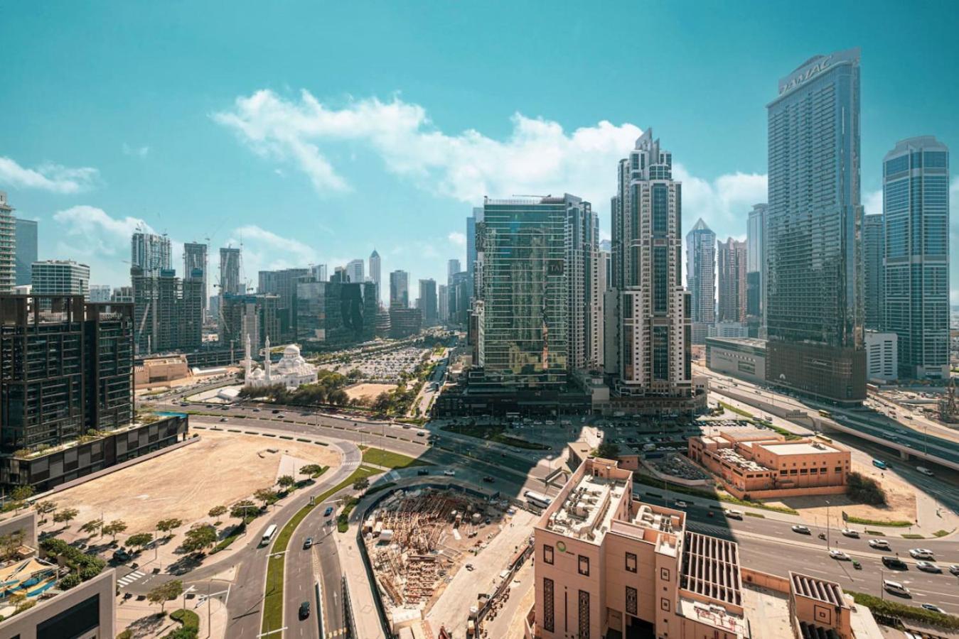 Modern Comfort - Views In Prime Downtown - 2br 6 Guests Apartment Dubai