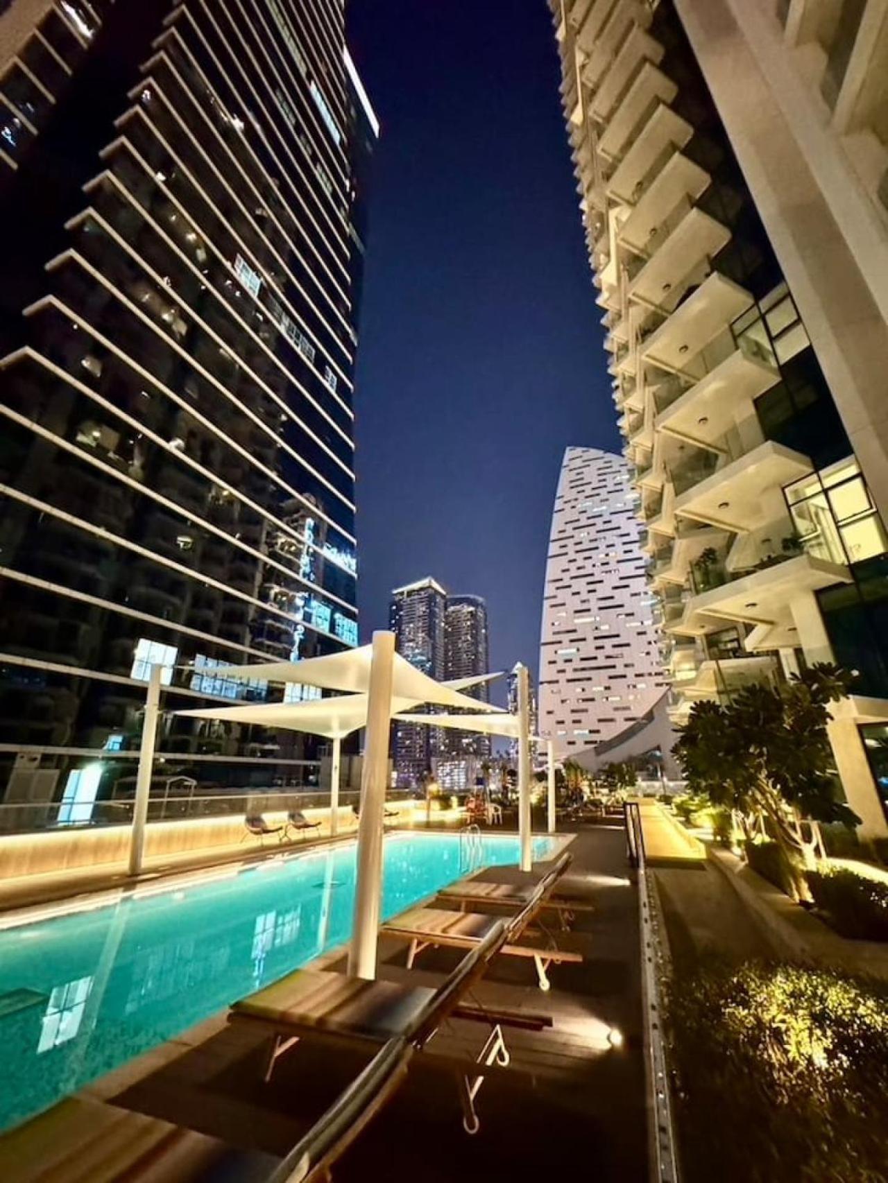 Incredible Views - Infinity Pool - New - 2br 6 Pax * Dubai