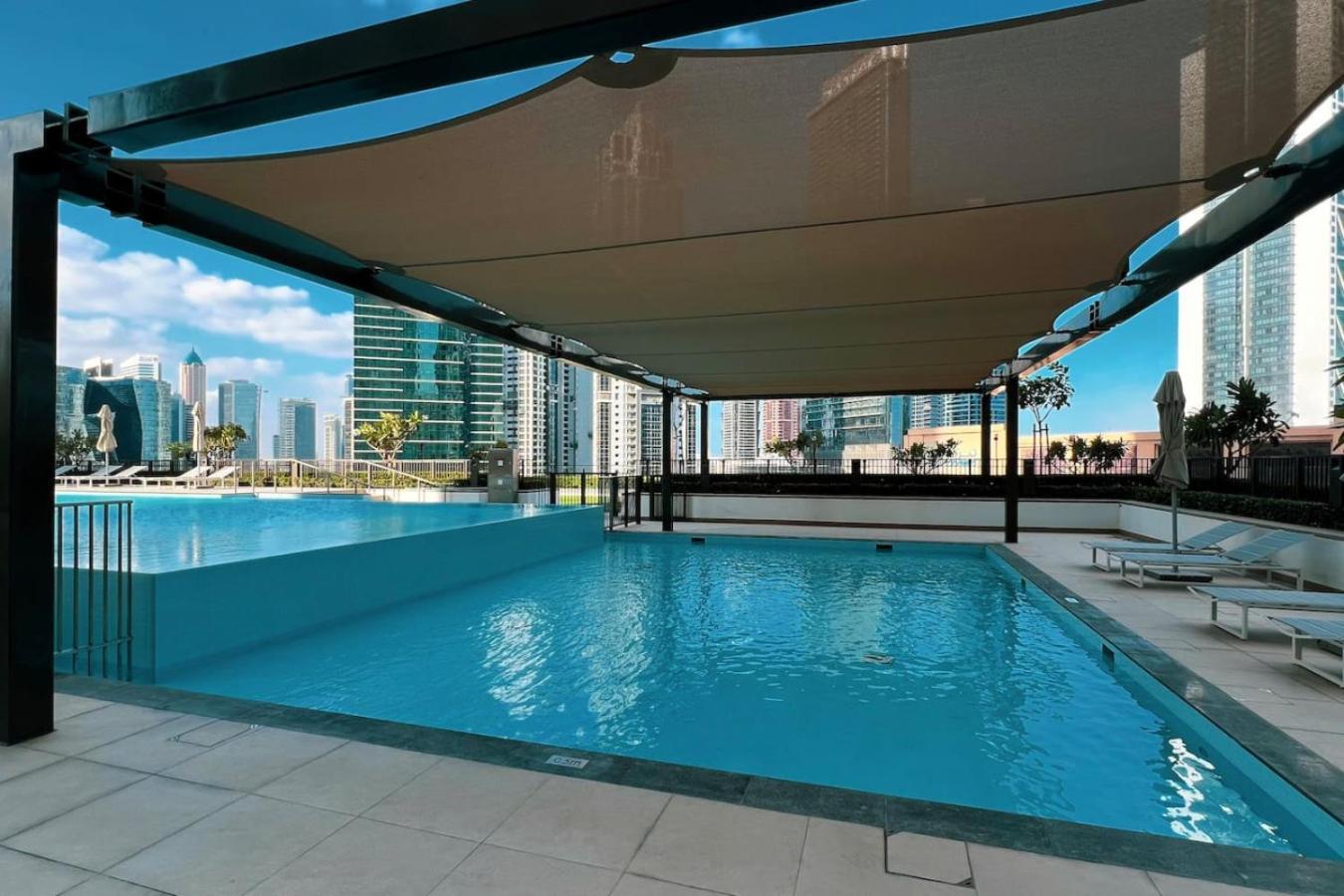 Apartment Modern Comfort - Views In Prime Downtown - 2br 6 Guests *