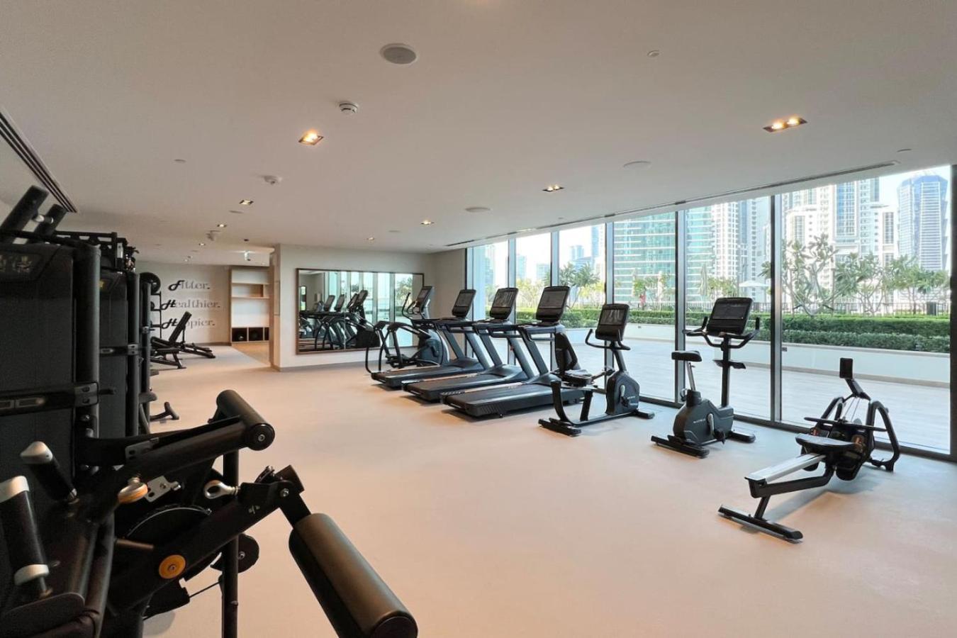 Modern Comfort - Views In Prime Downtown - 2br 6 Guests Dubai