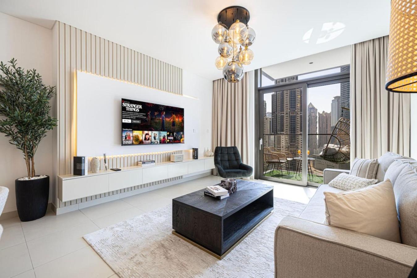 Apartment Modern Comfort - Views In Prime Downtown - 2br 6 Guests