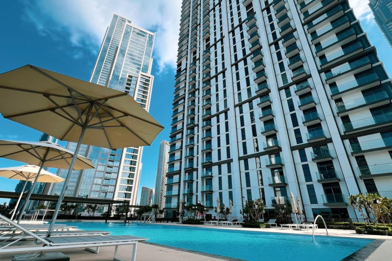 Apartment Modern Comfort - Views In Prime Downtown - 2br 6 Guests Dubai