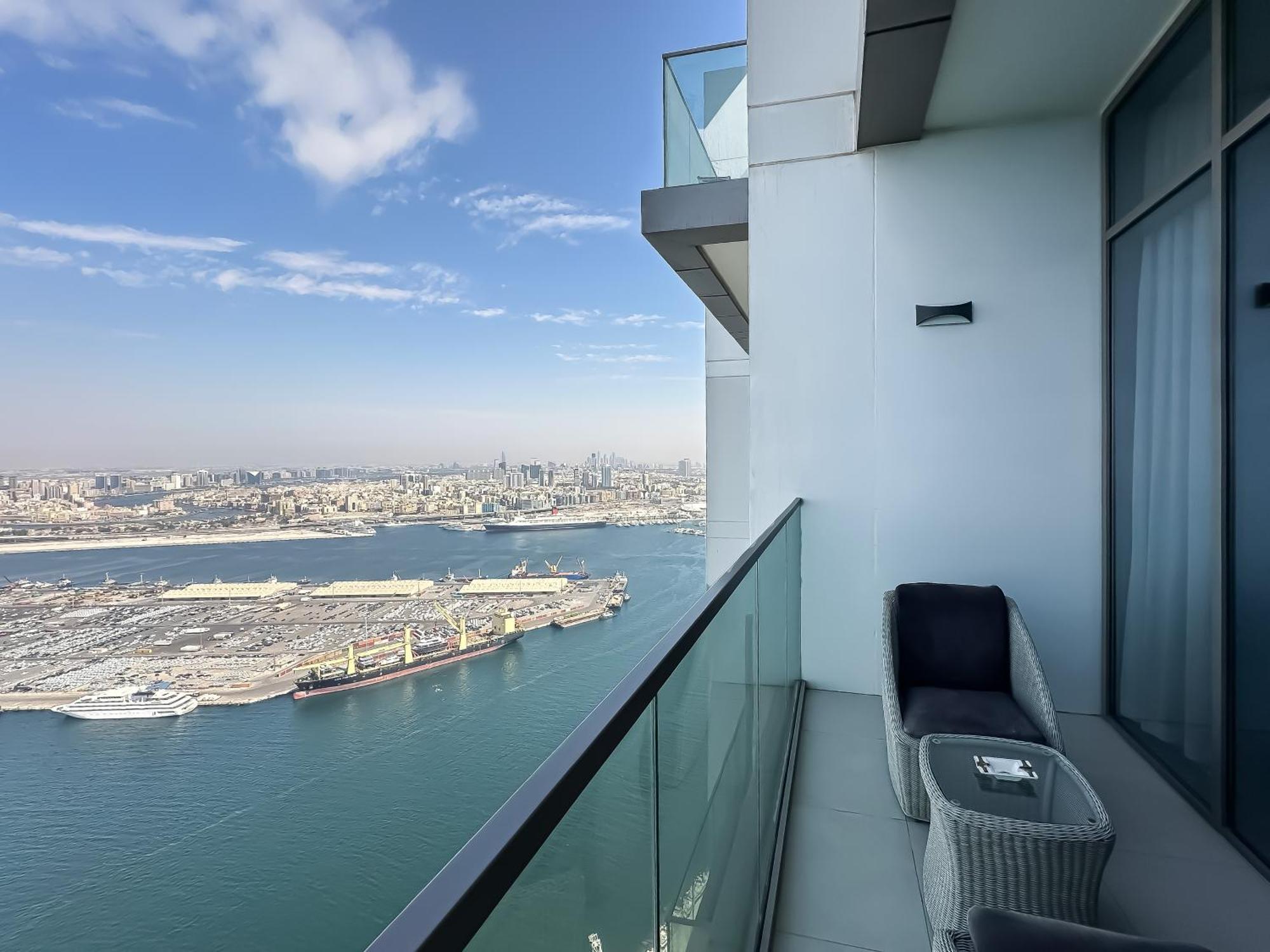 Trophy-luxurious Living W Serene Sea Blends View Apartment *