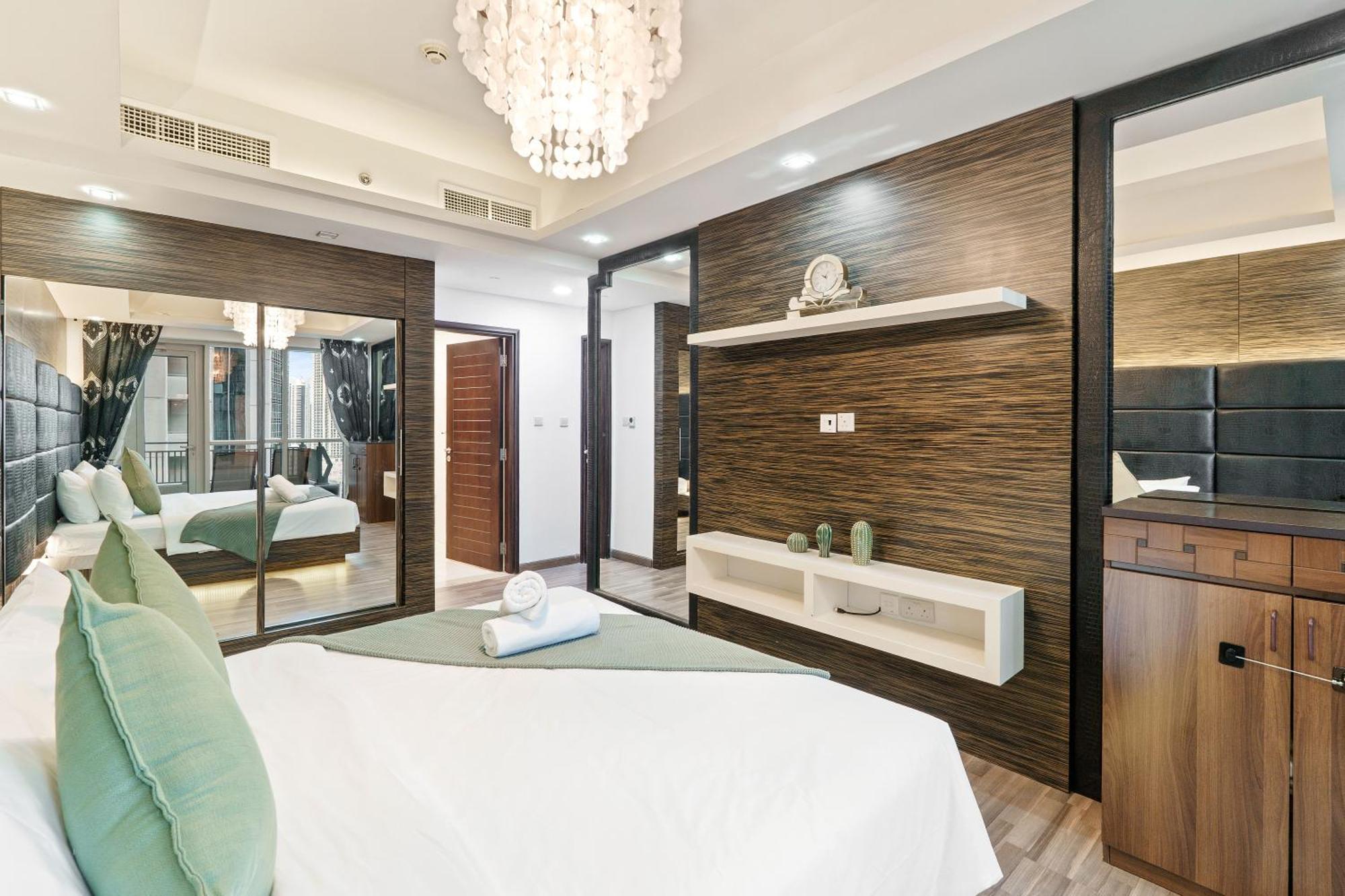 2br In Downtown With Burj Khalifa & Fountain Views * Dubai