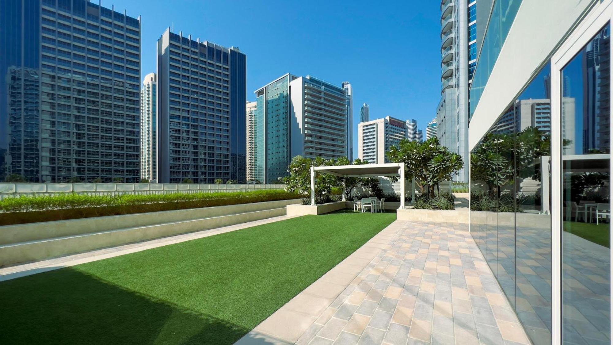Keyrock Living - Chic Reva 1br With Pool Access Apartment Dubai