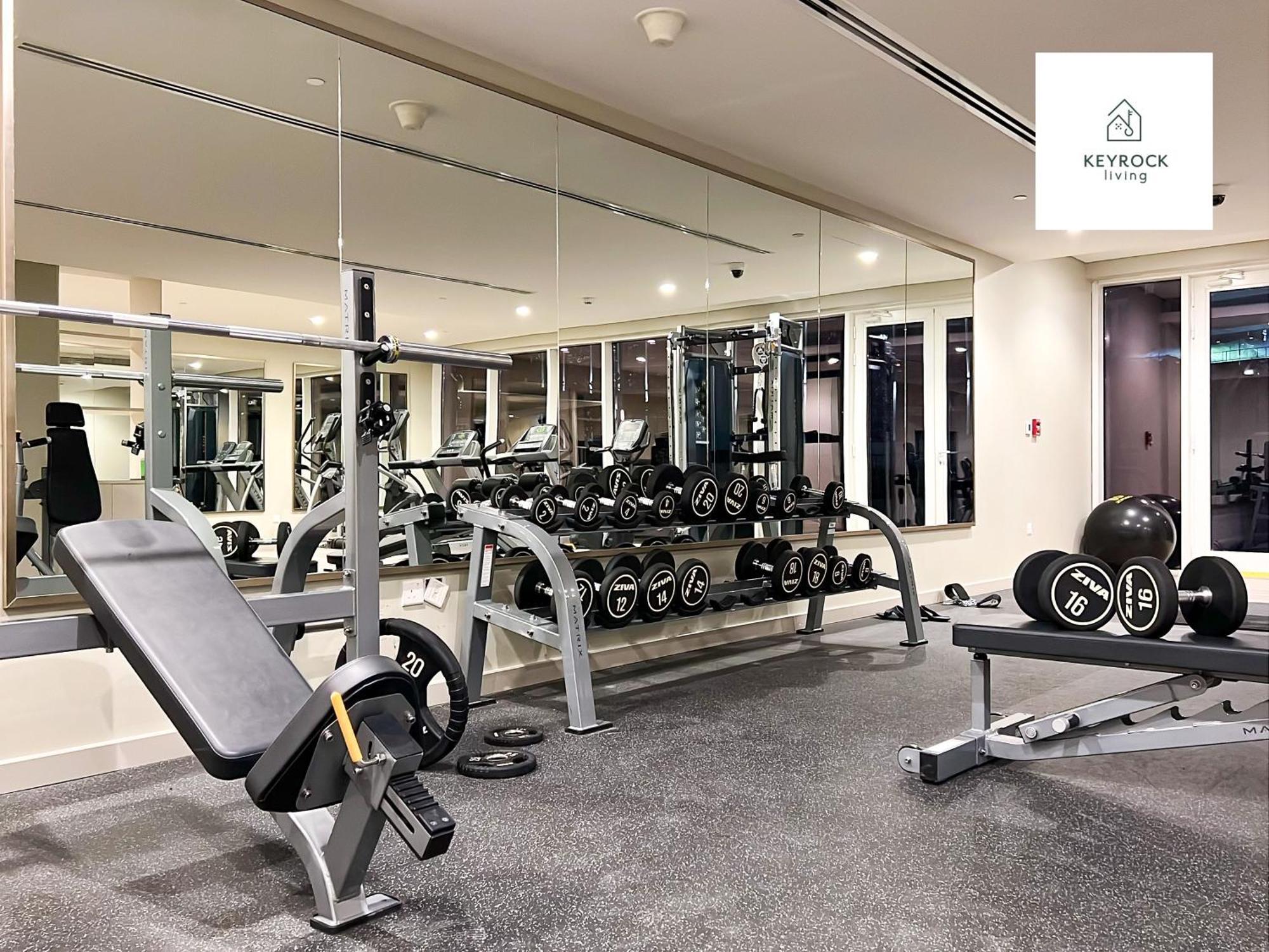Keyrock Living - Chic Reva 1br With Pool Access Apartment *