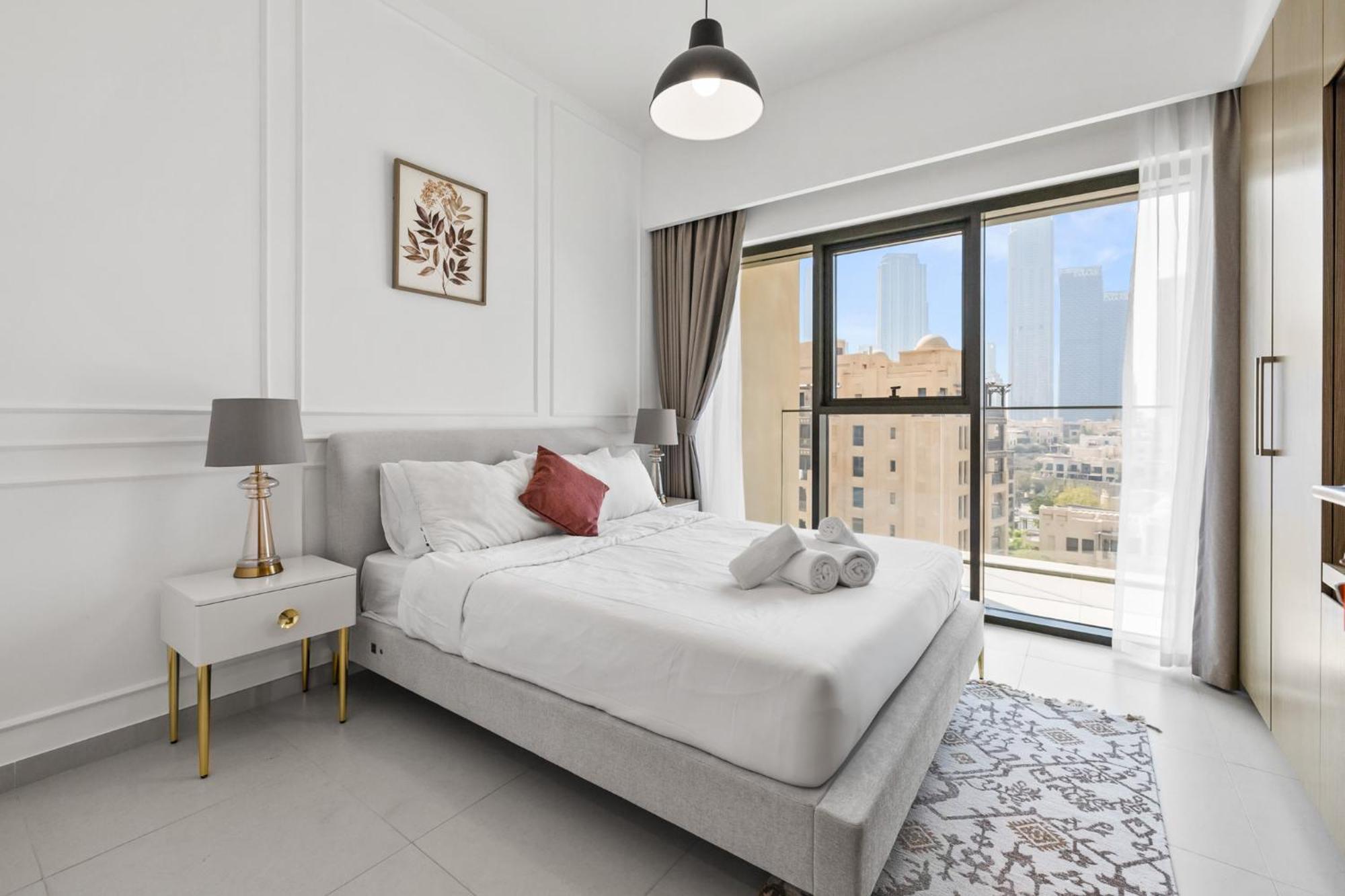 Premium 2br Burj Khalifa Views Burj Royale Apartment *