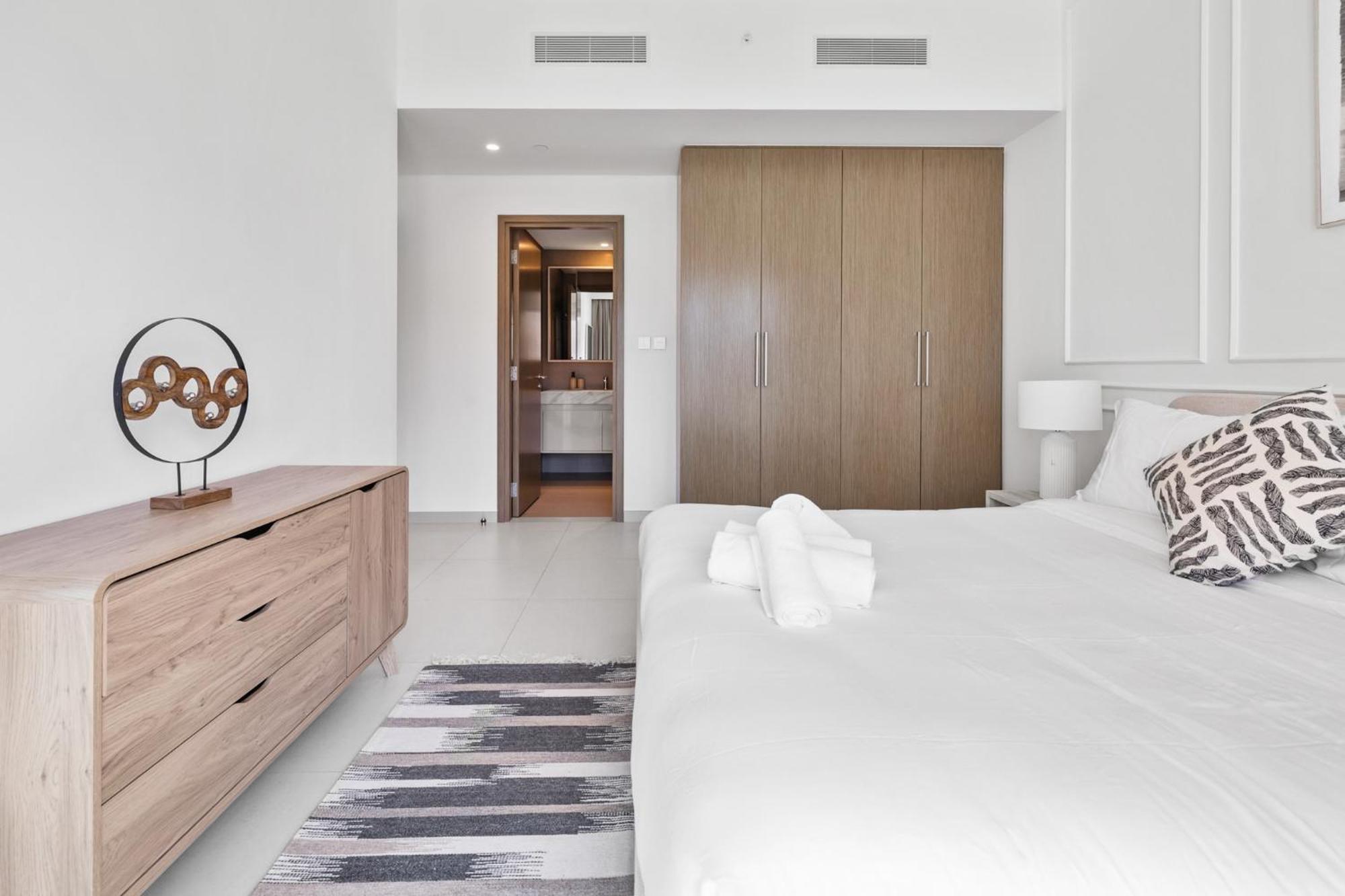 Premium 2br Burj Khalifa Views Burj Royale Apartment