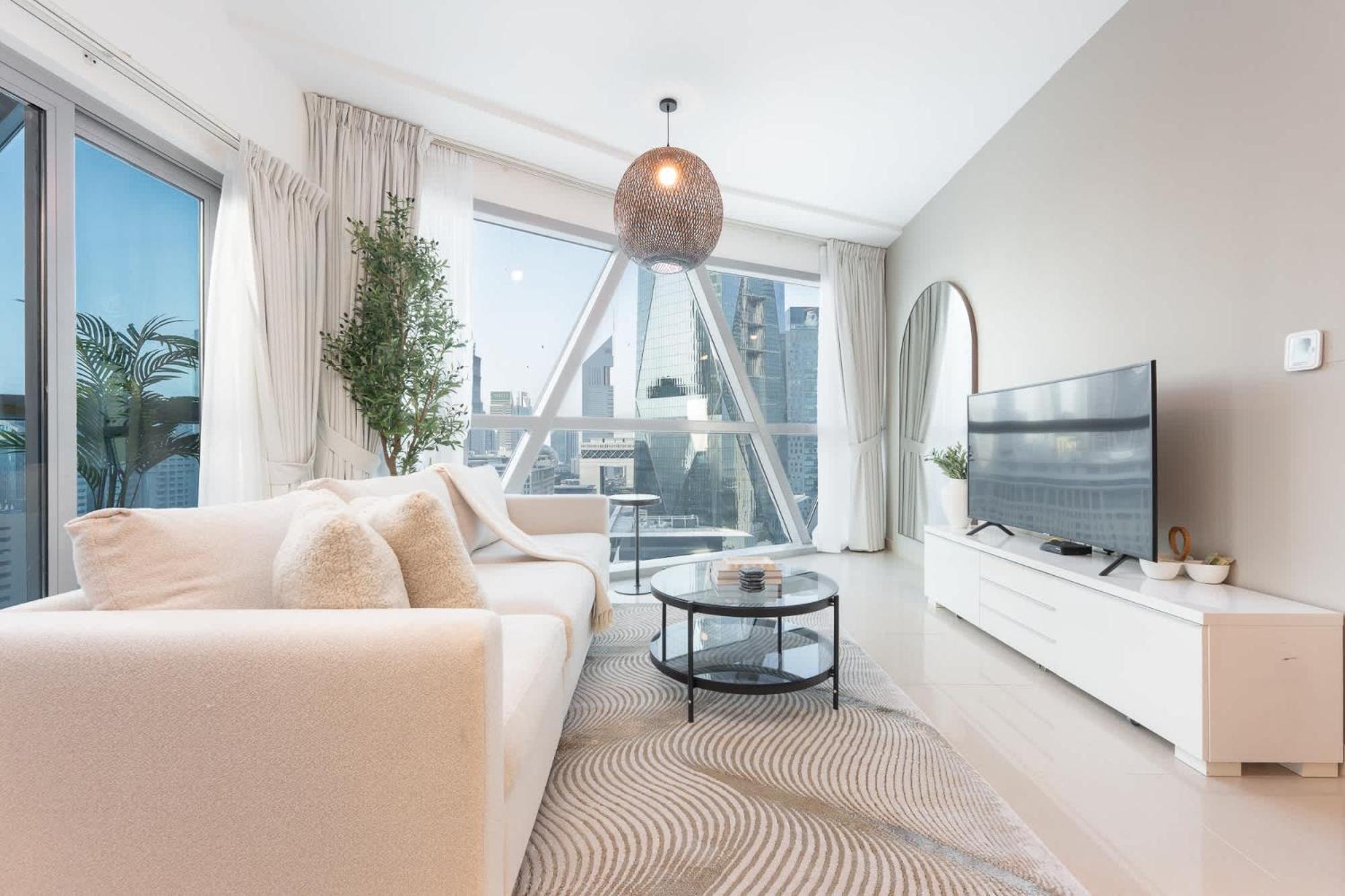 Well-furnished 3 Bedroom In Park Towers Difc Apartment