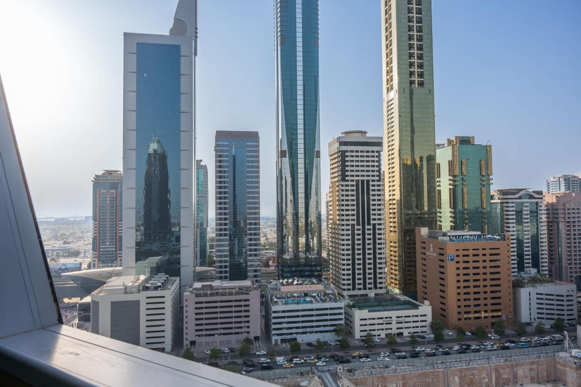 Well-furnished 3 Bedroom In Park Towers Difc Apartment *
