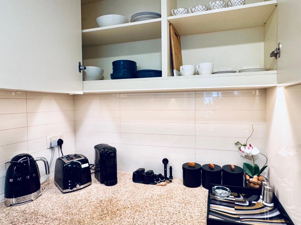 Burj Vista Luxury 2br ,full Burj Khalifa View ,direct Mall & Metro Access Apartment *