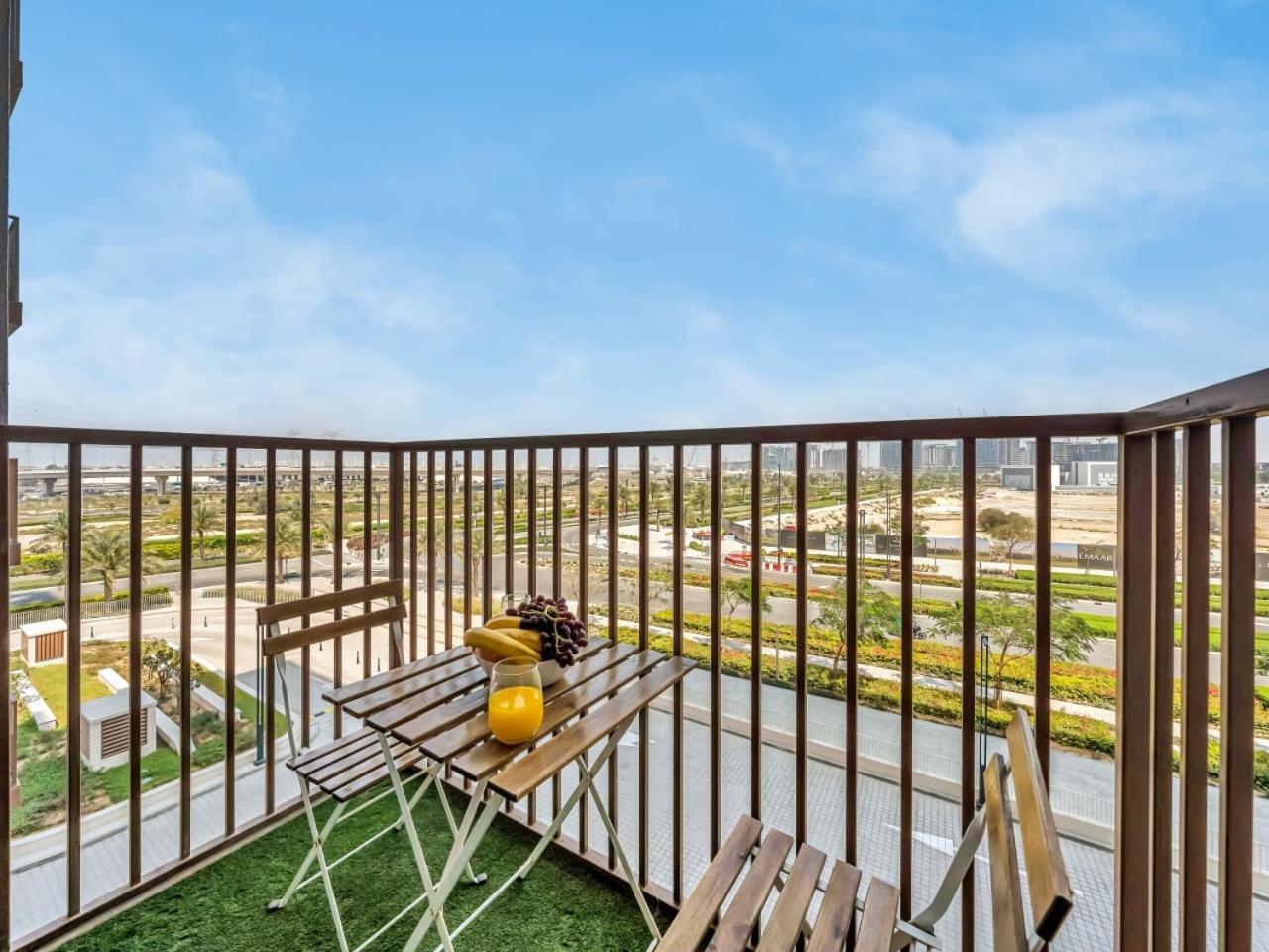 Contemporary 1br In Collective 2.0 Luxury And Comfort Dubai