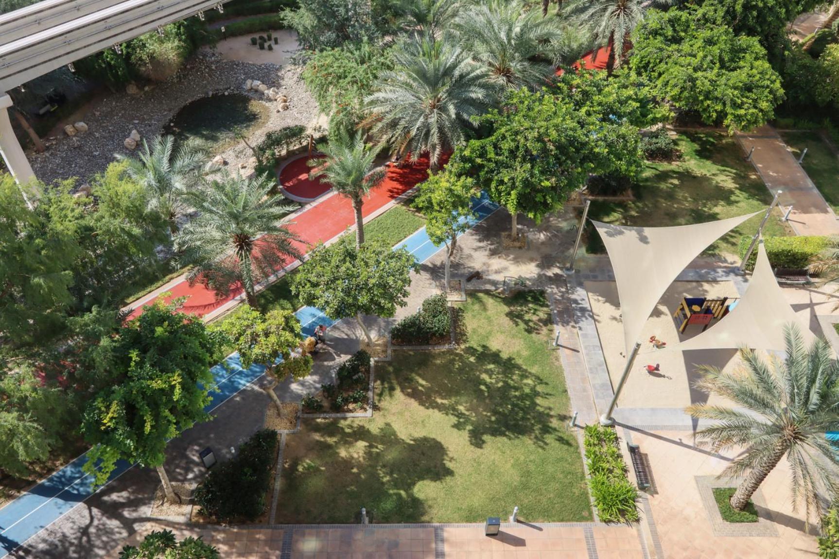 Spacious 1 Bedroom In Shoreline Near Palm Mall * Dubai